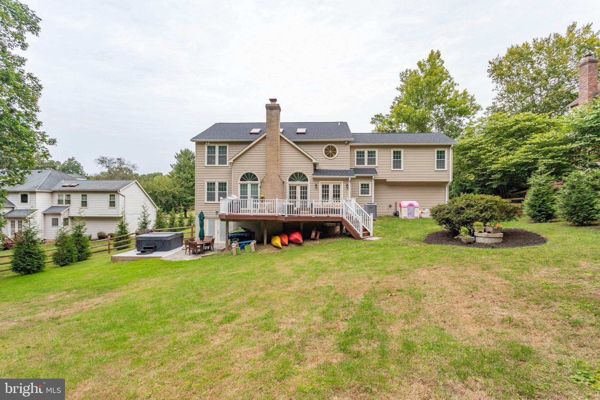 OAKTON MILL ESTATES - Residential