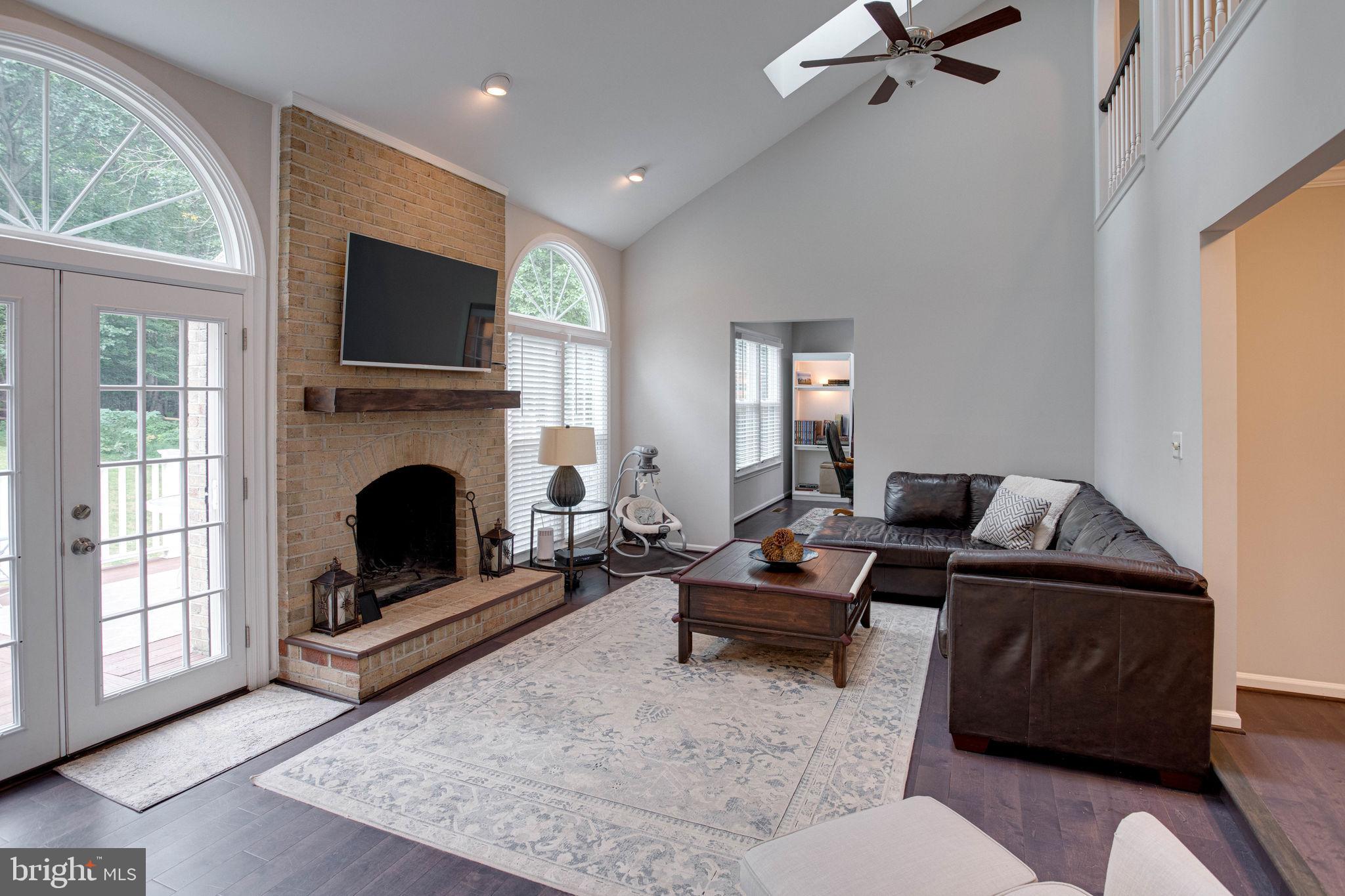 OAKTON MILL ESTATES - Residential