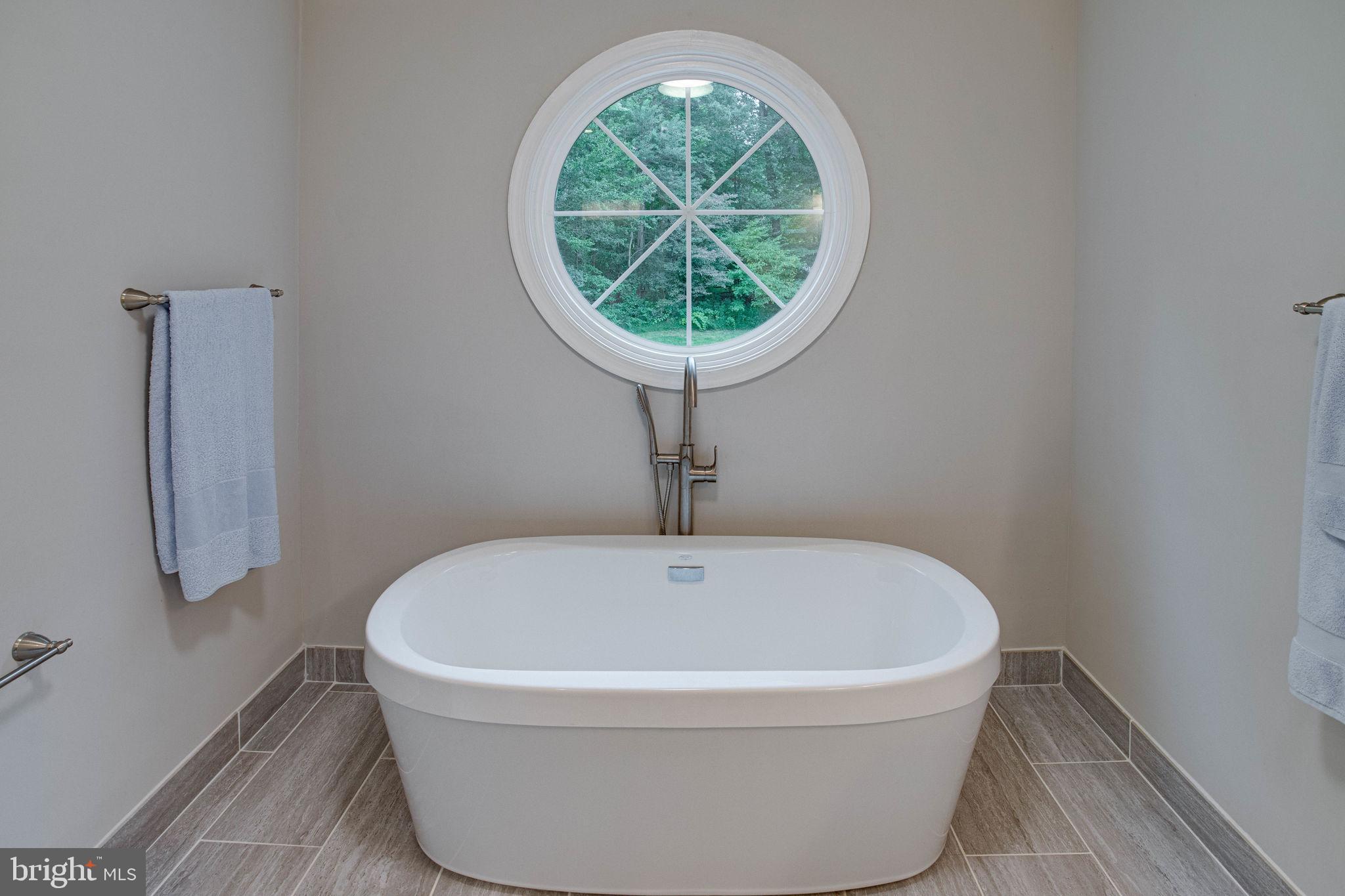 OAKTON MILL ESTATES - Residential