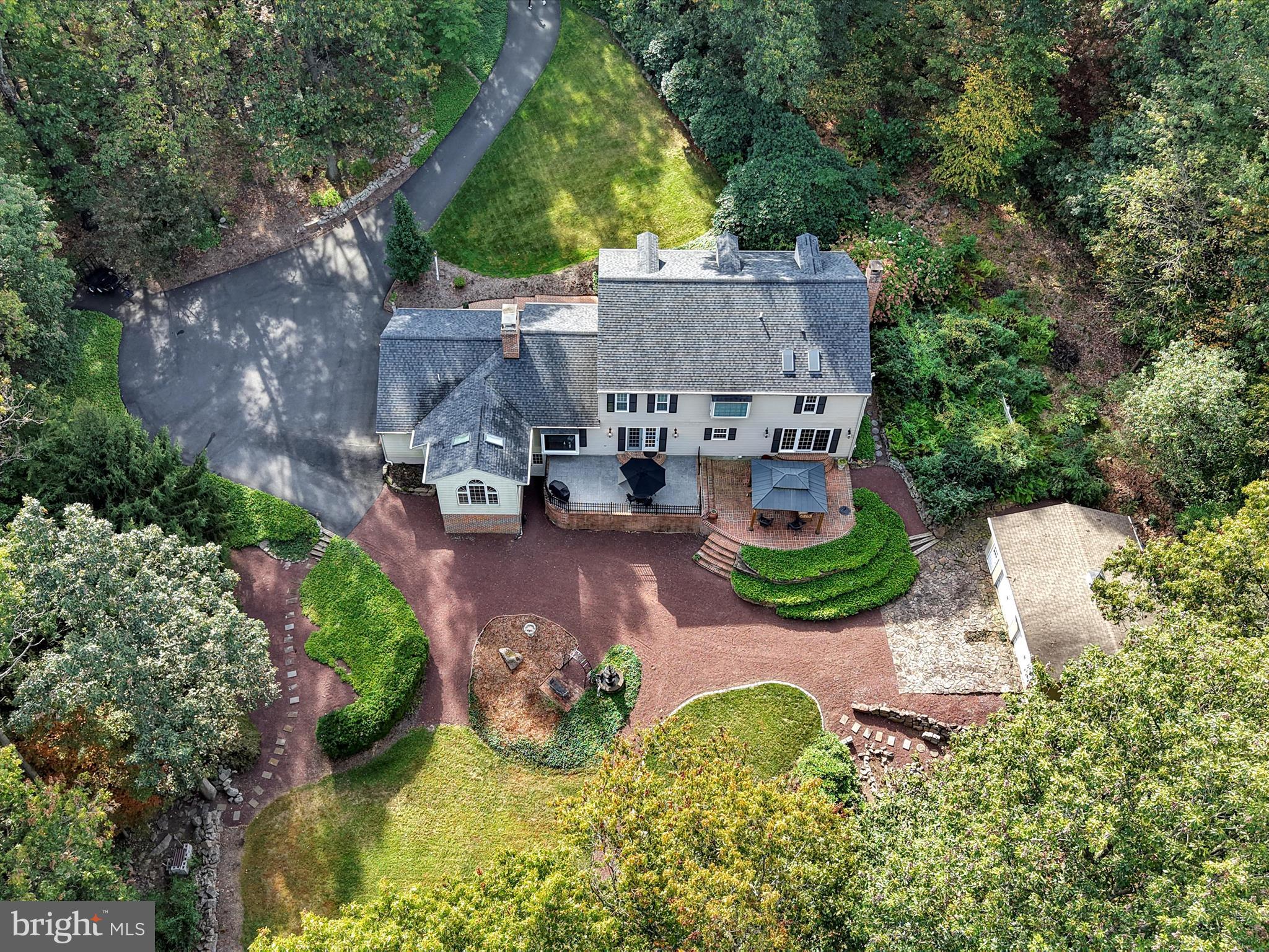 601 BRIARWOOD DRIVE