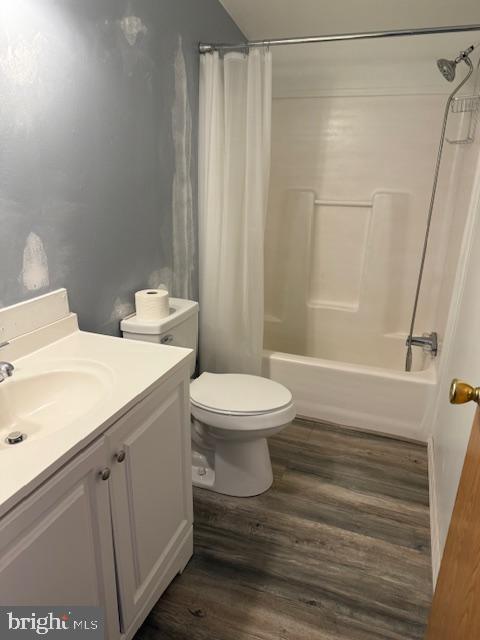 BUSH RIVER MANOR - Residential