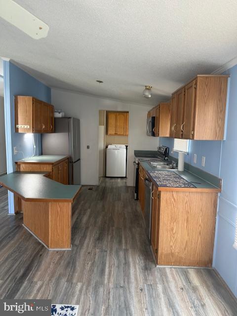 BUSH RIVER MANOR - Residential