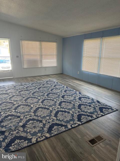 BUSH RIVER MANOR - Residential