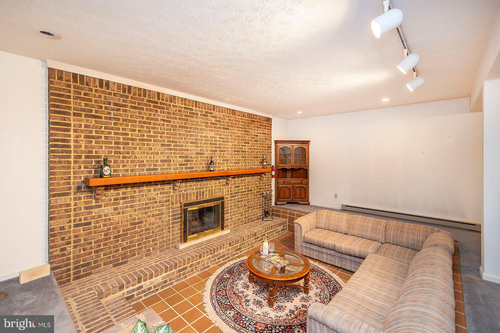 LAKE HOLIDAY ESTATES - Residential