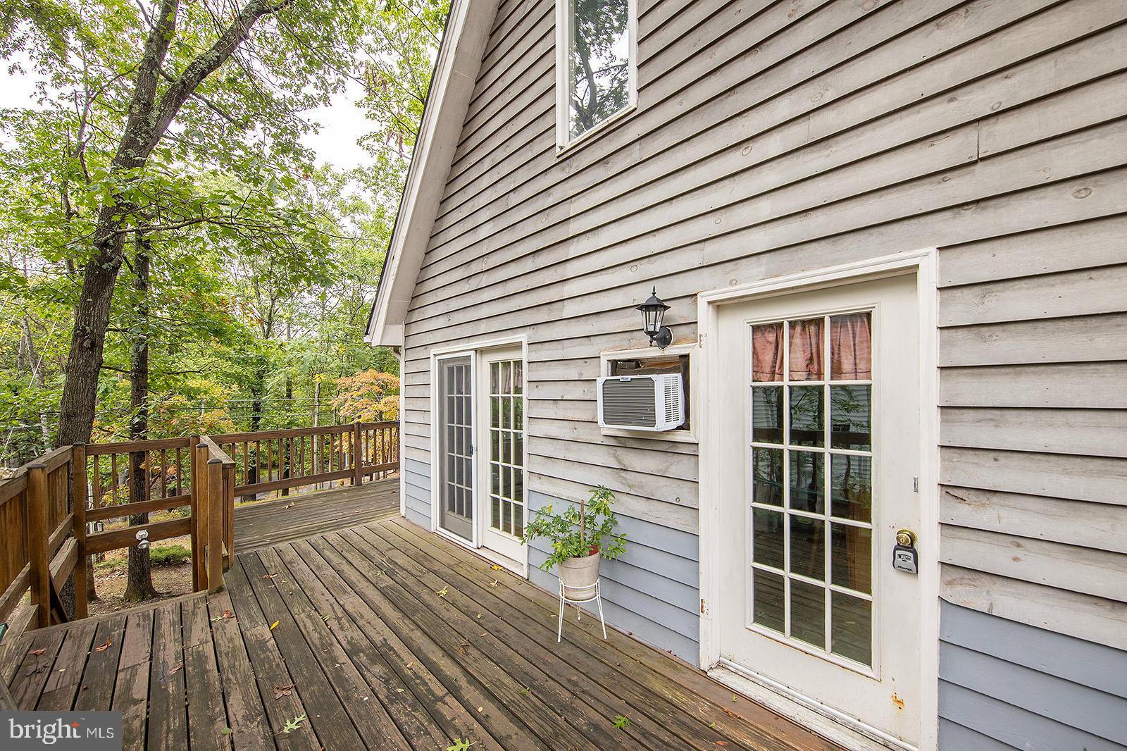 LAKE HOLIDAY ESTATES - Residential