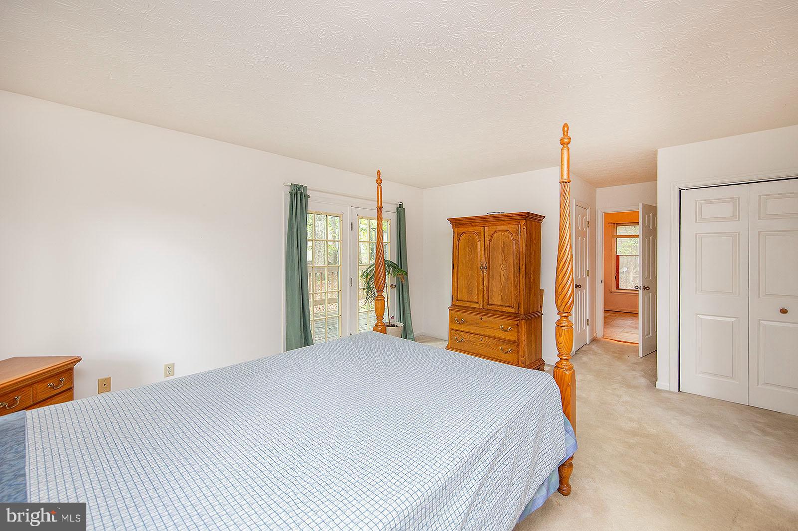 LAKE HOLIDAY ESTATES - Residential