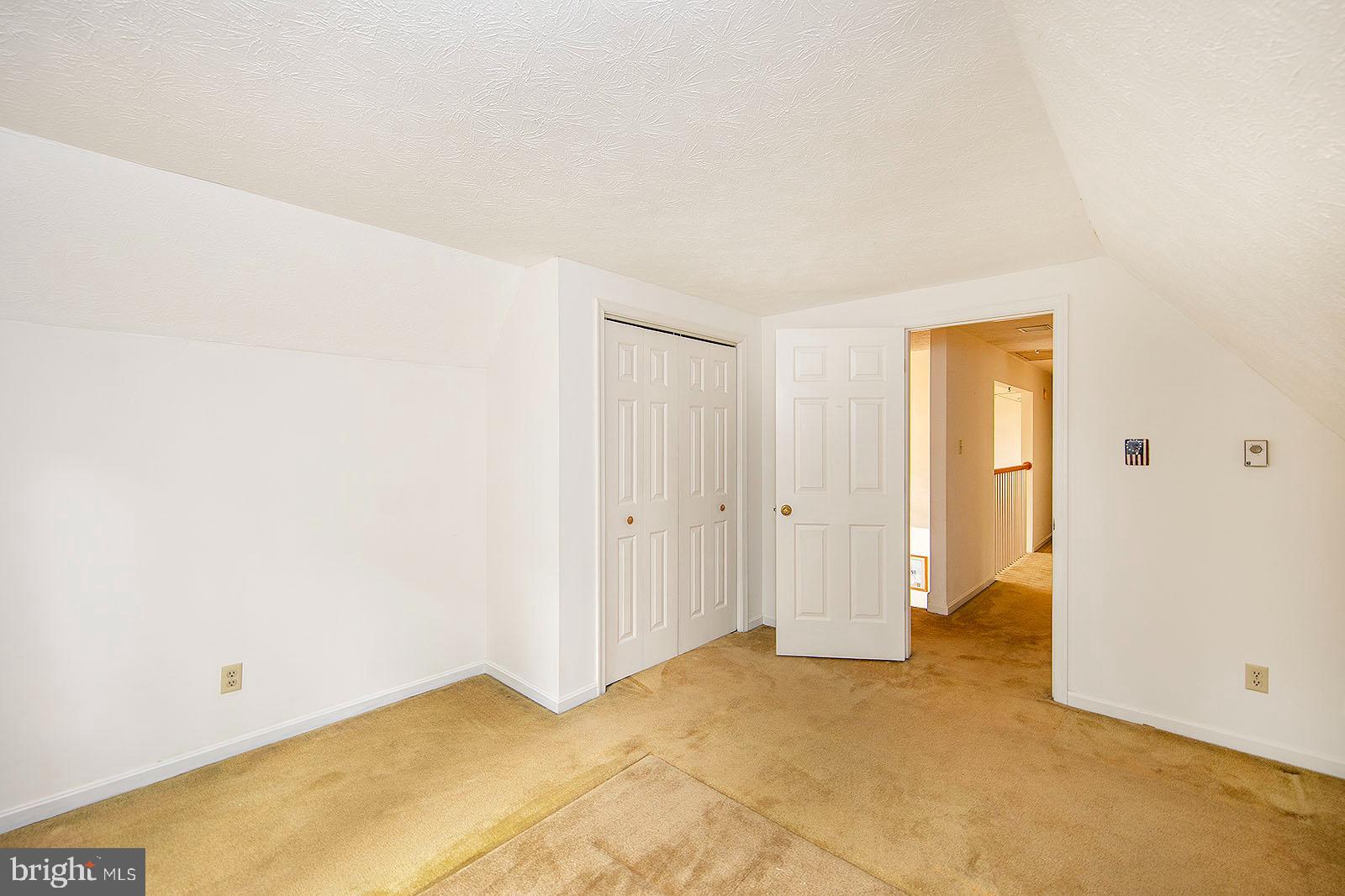 LAKE HOLIDAY ESTATES - Residential