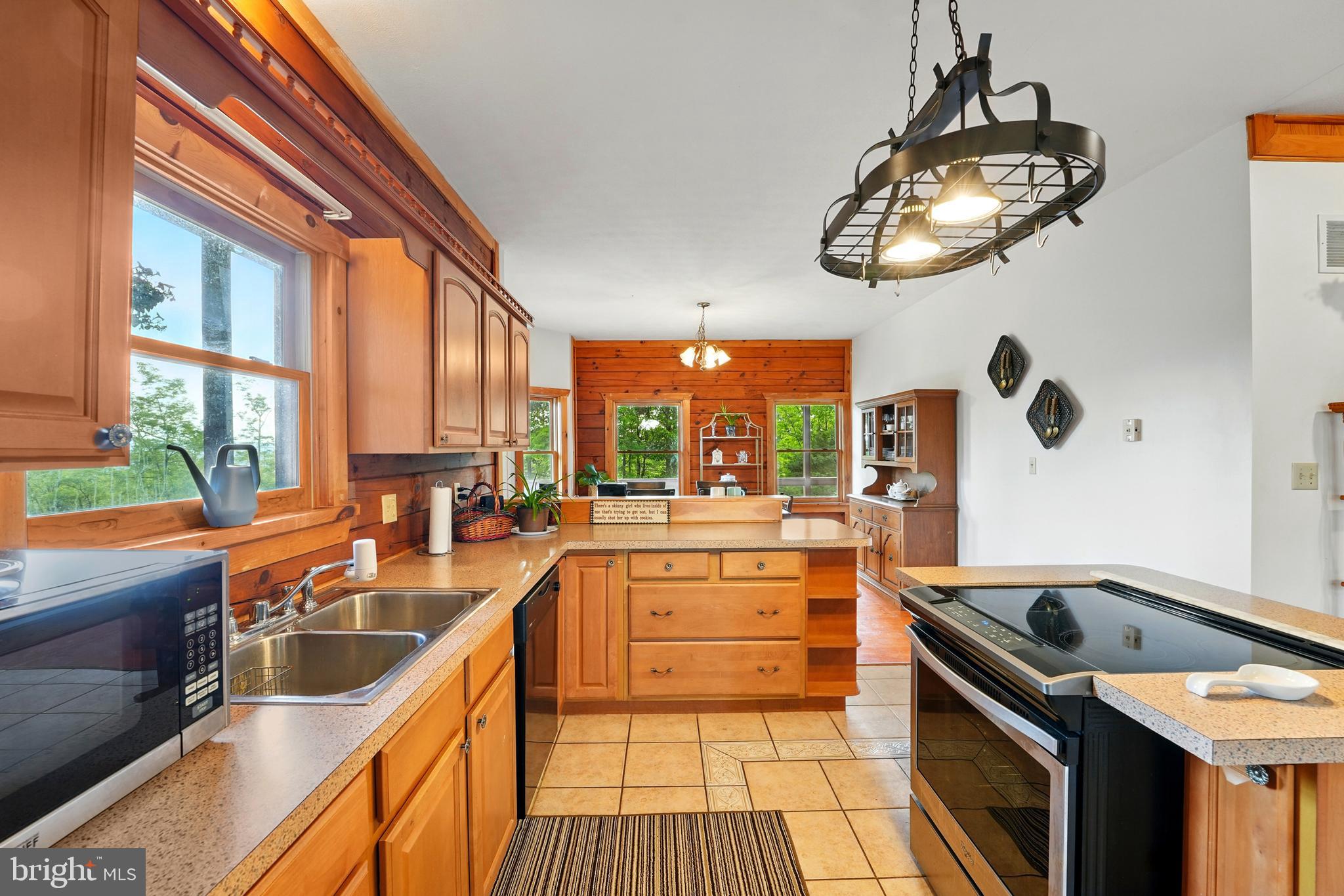 RIVER RIDGE - Residential