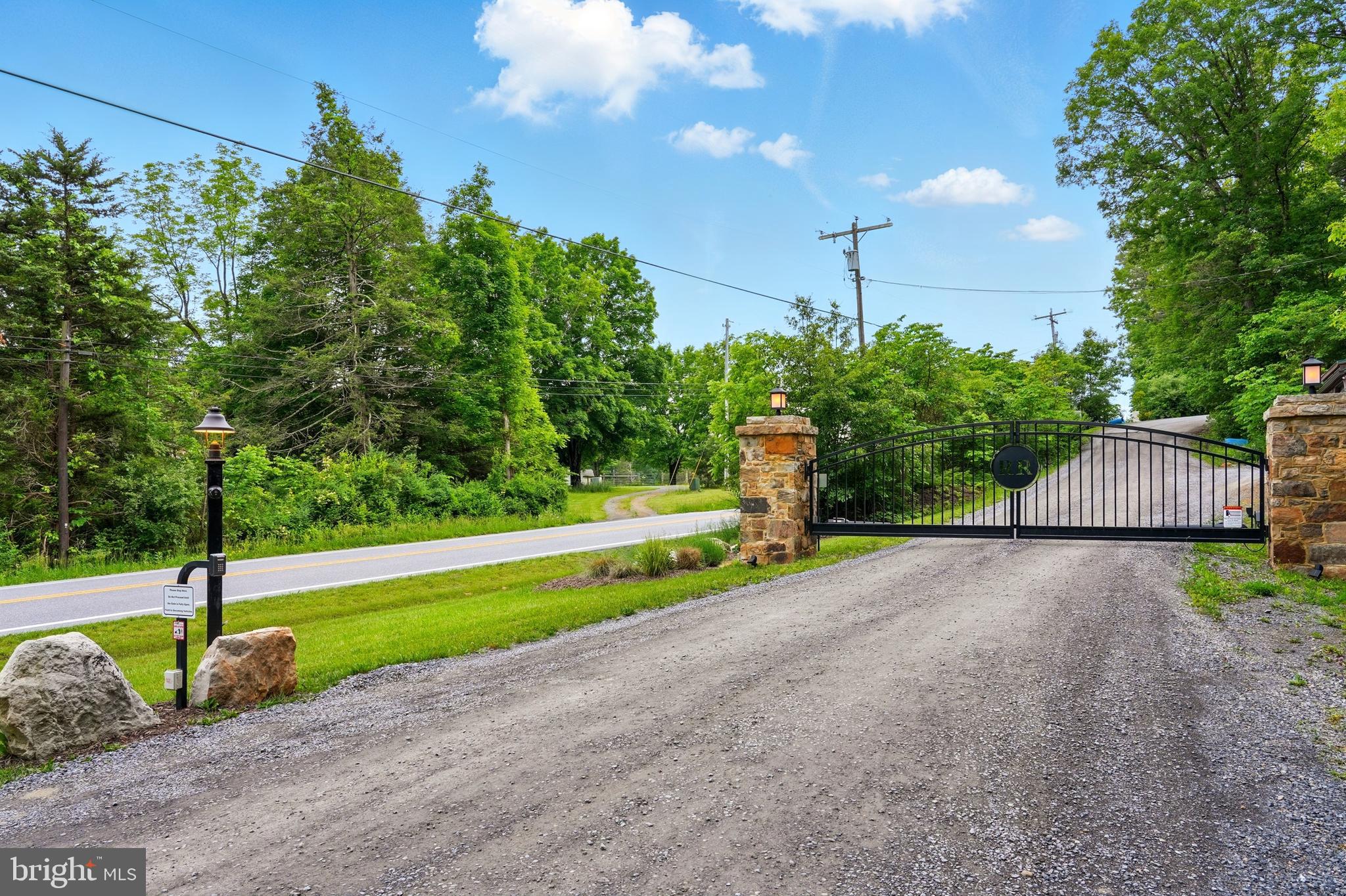1292 PEAKS VIEW DRIVE