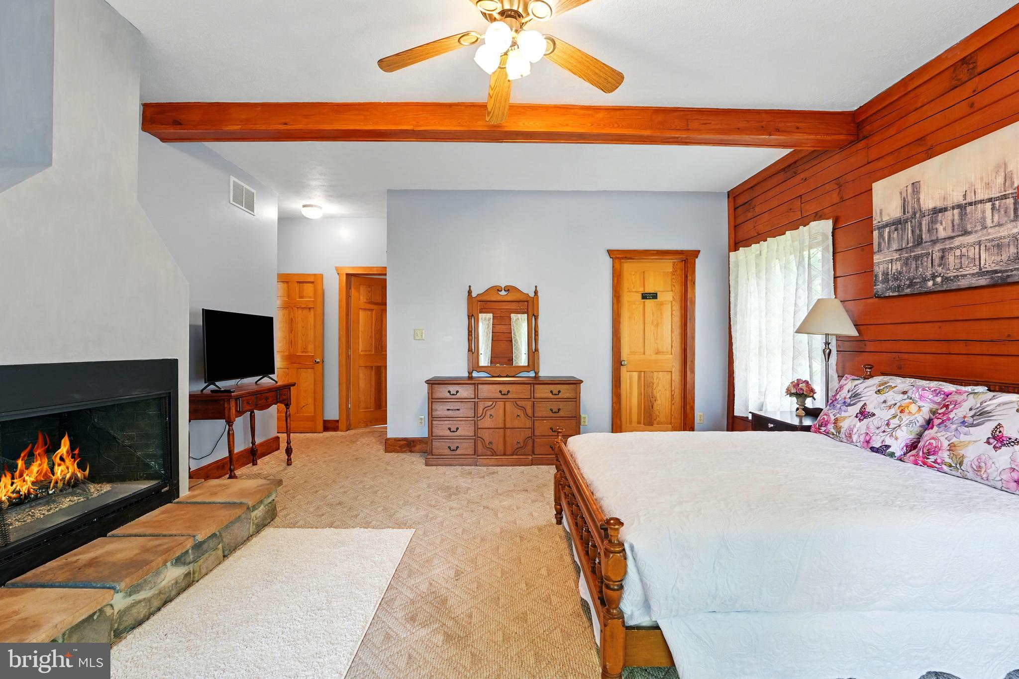 RIVER RIDGE - Residential