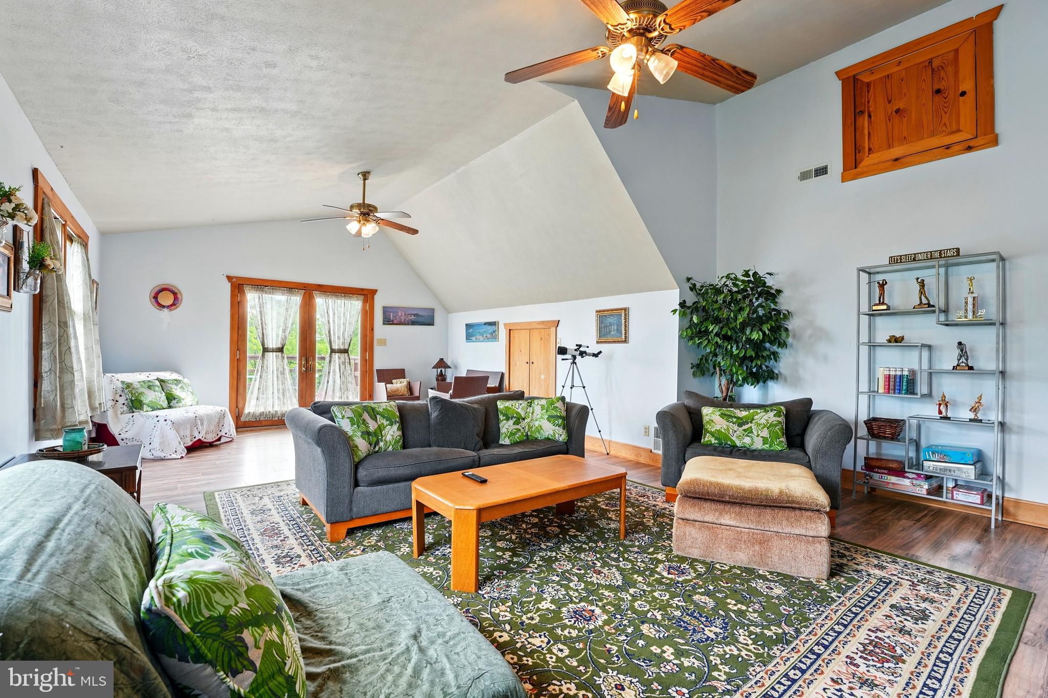 RIVER RIDGE - Residential