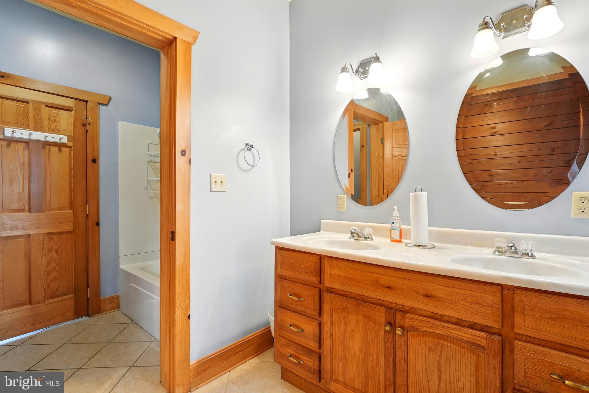 RIVER RIDGE - Residential