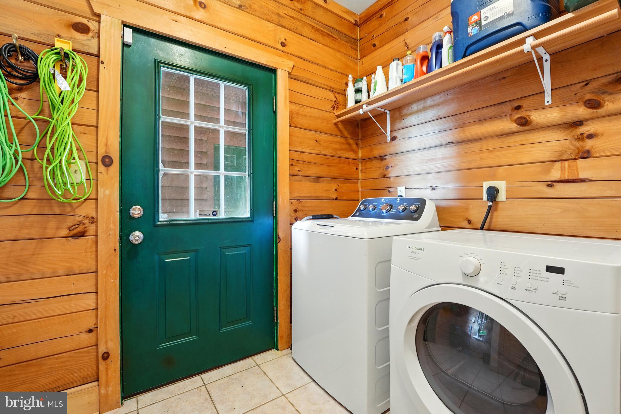 RIVER RIDGE - Residential