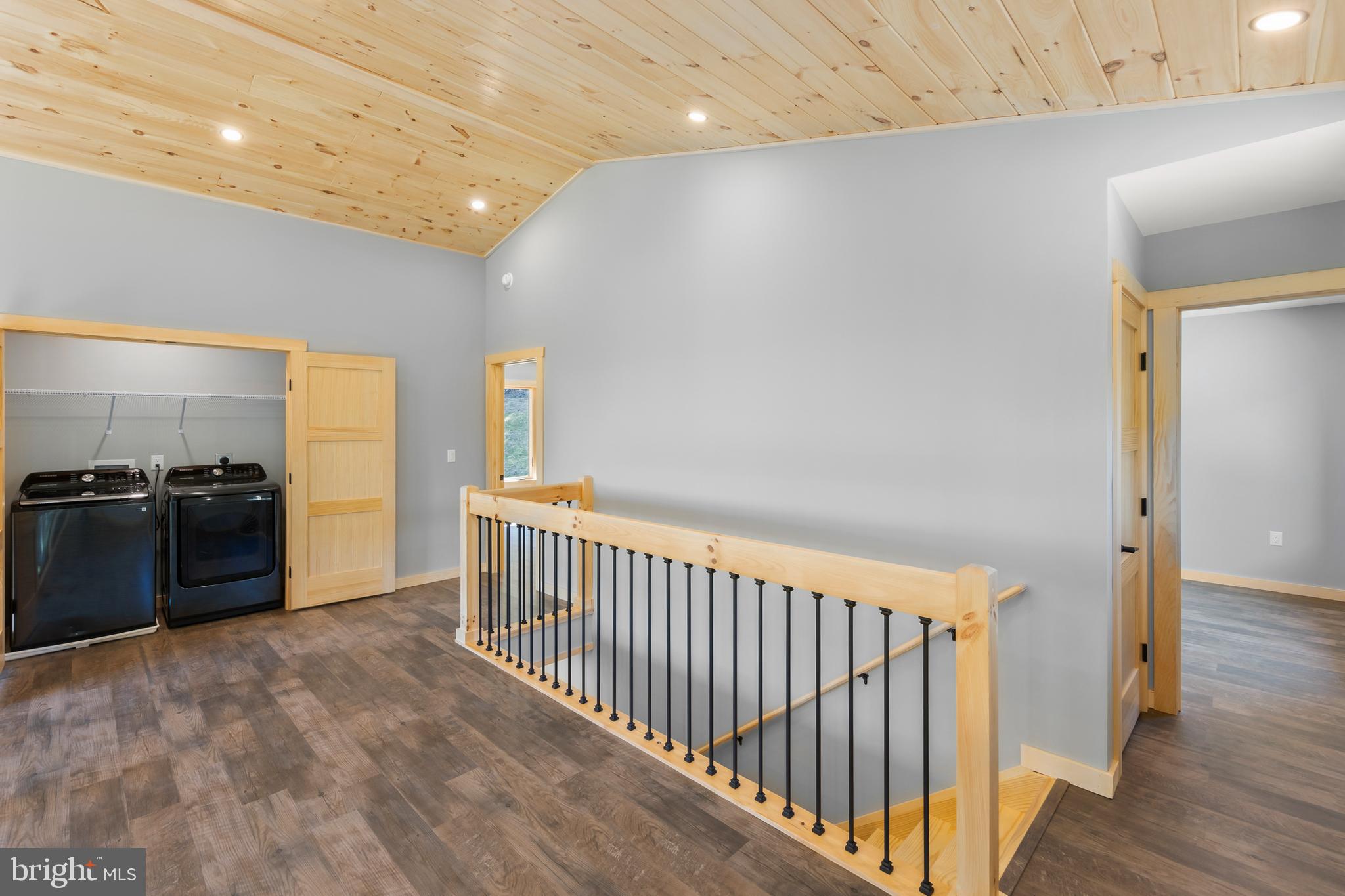 BLUFFS ON THE POTOMAC - Residential