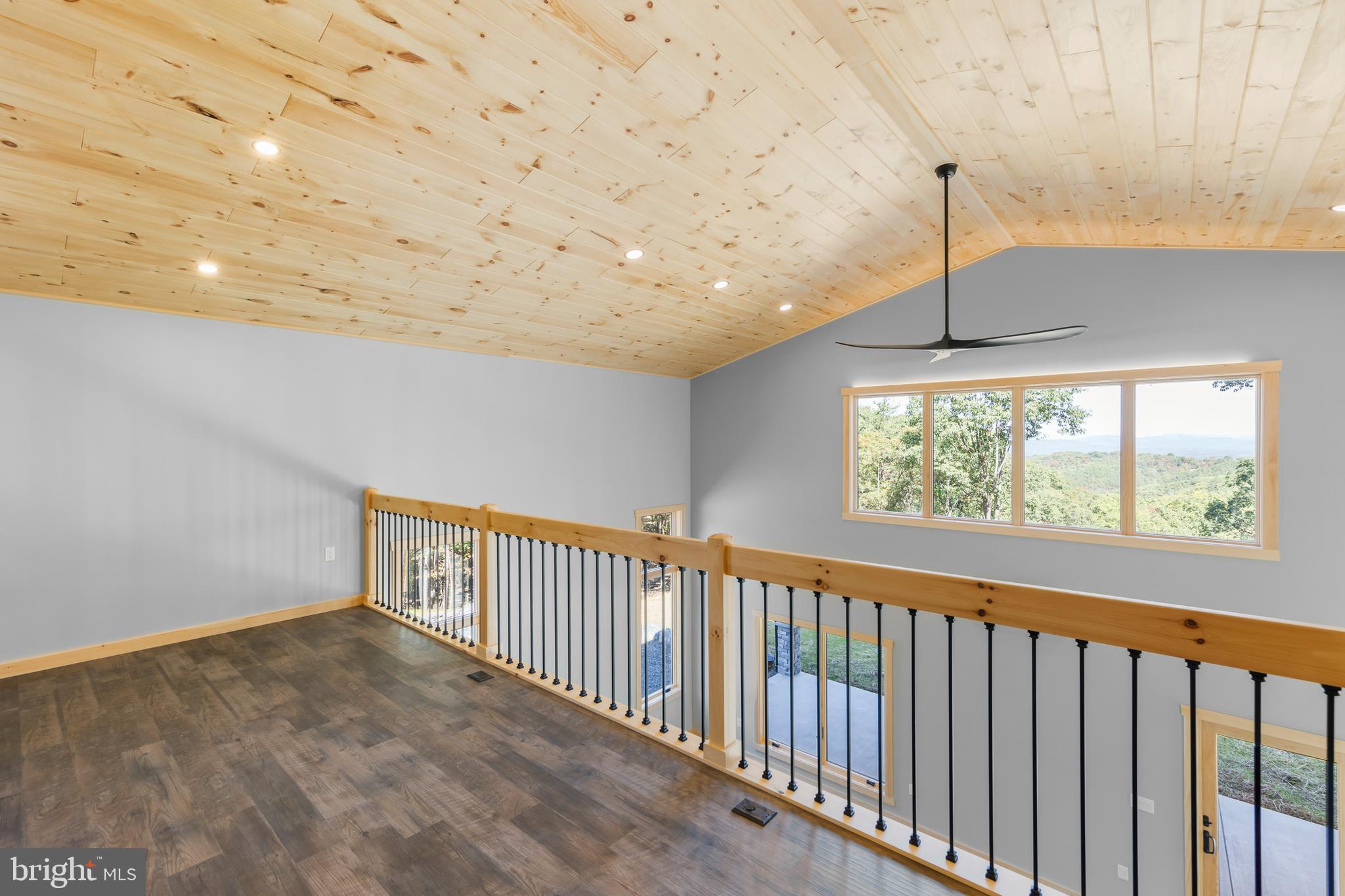 BLUFFS ON THE POTOMAC - Residential