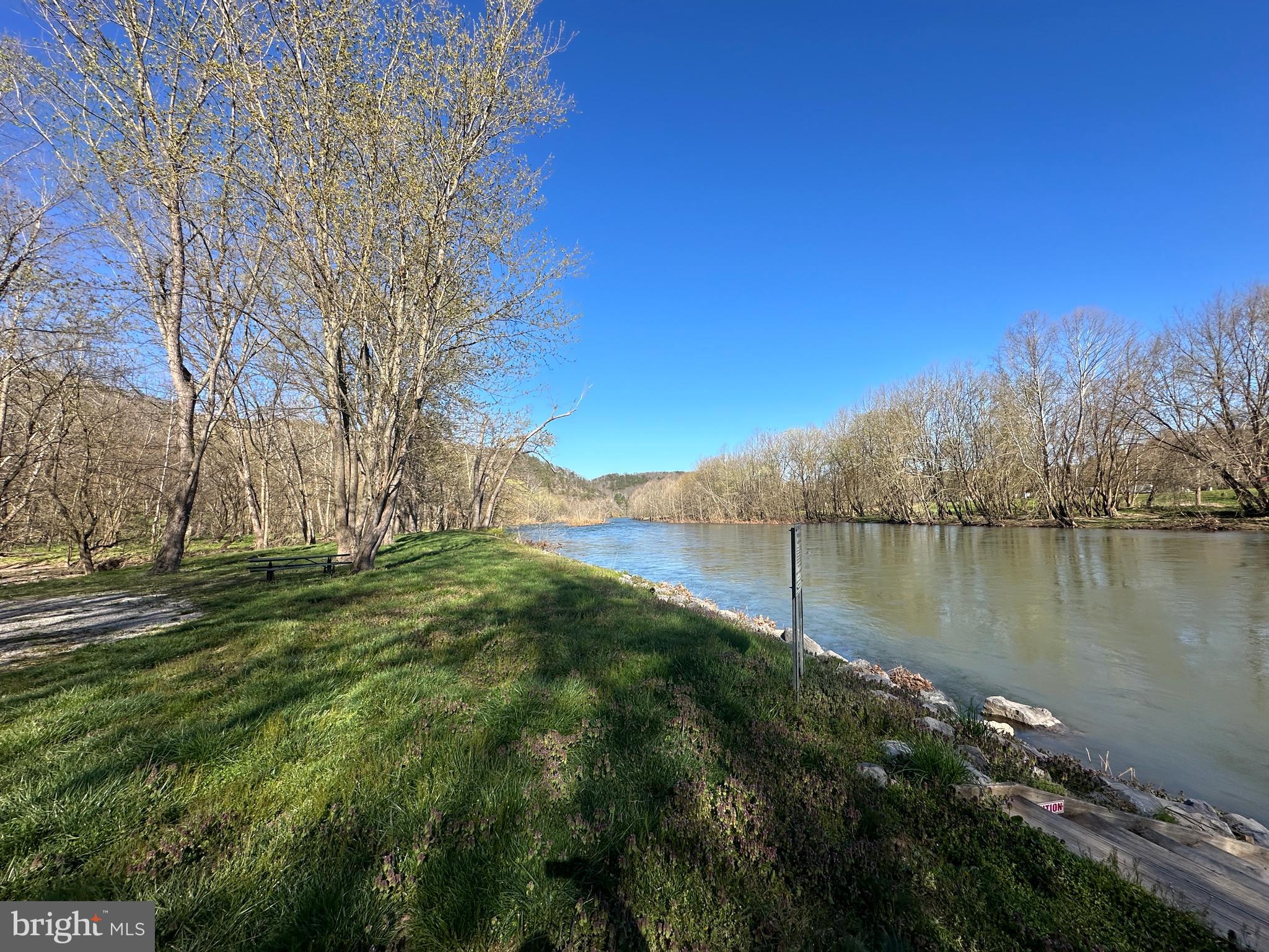 BLUFFS ON THE POTOMAC - Residential