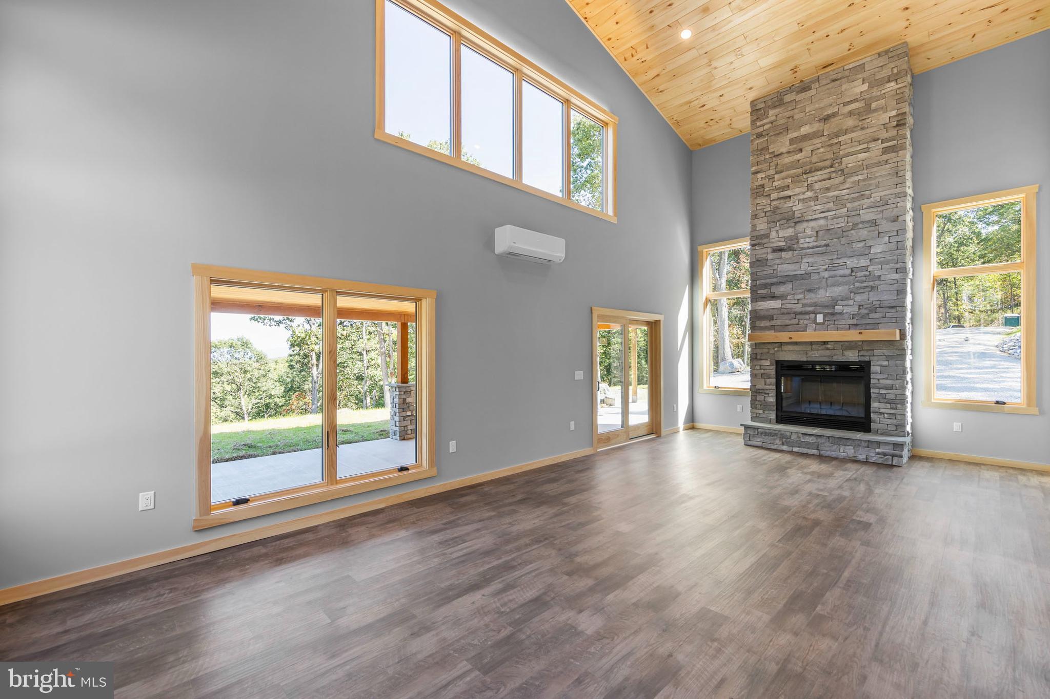 BLUFFS ON THE POTOMAC - Residential