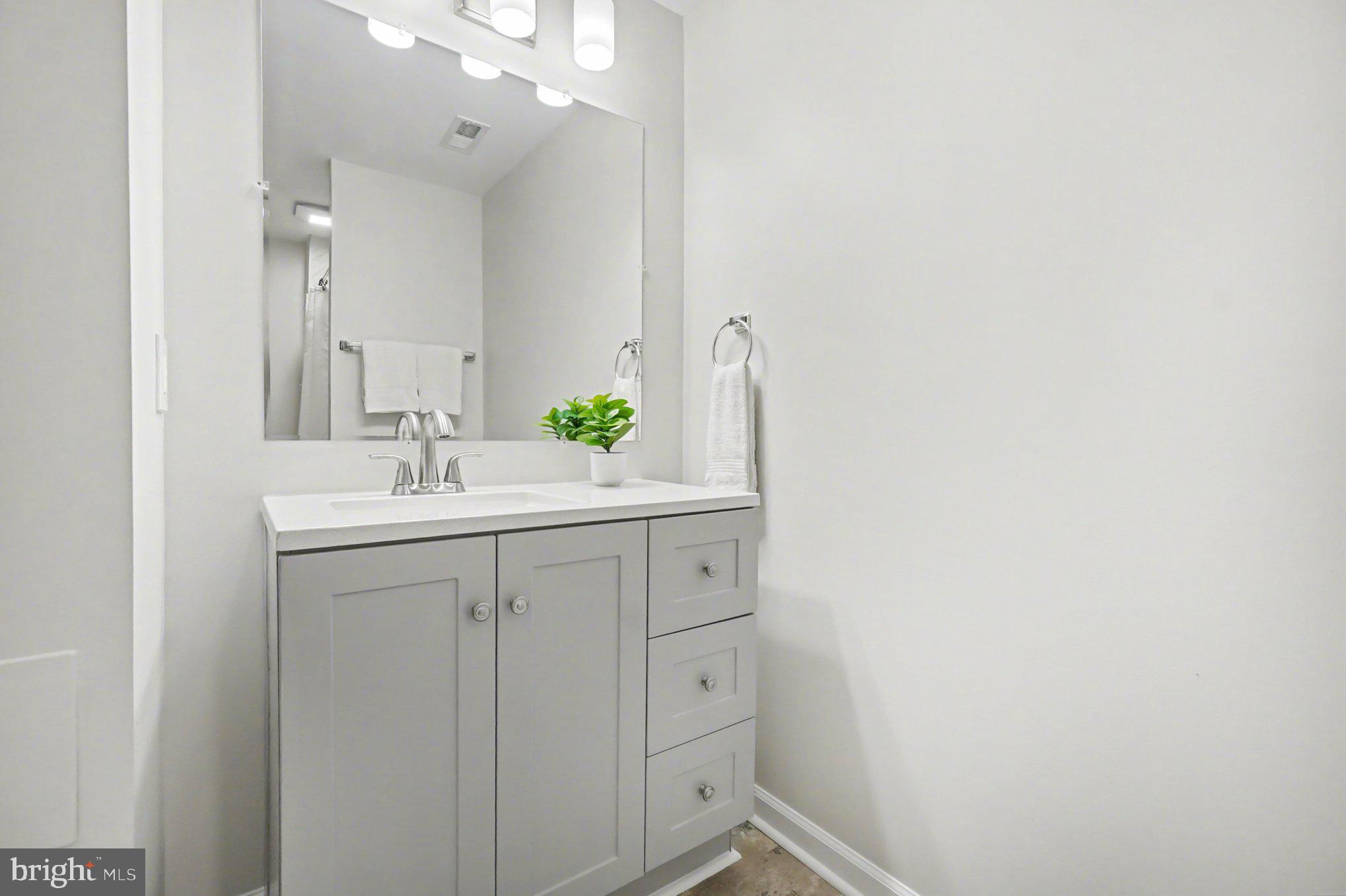 CHESTNUT FARMS - Residential