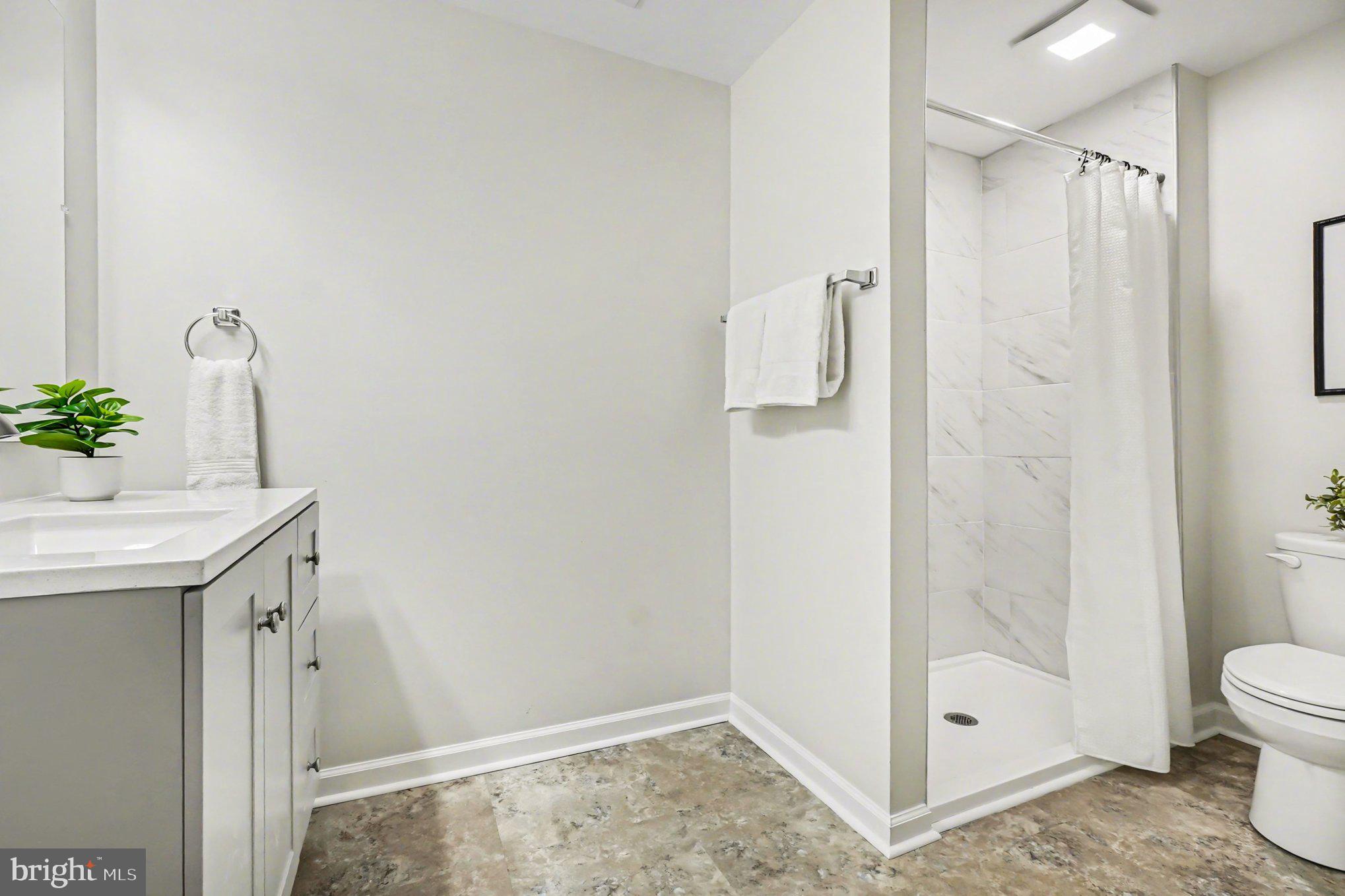 CHESTNUT FARMS - Residential