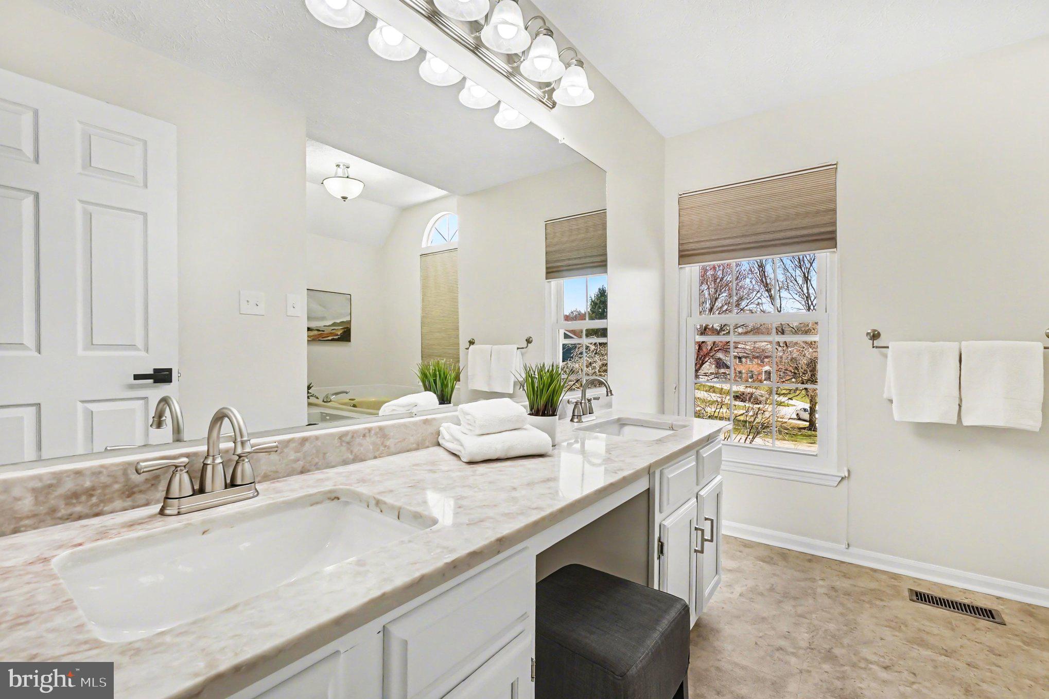 CHESTNUT FARMS - Residential