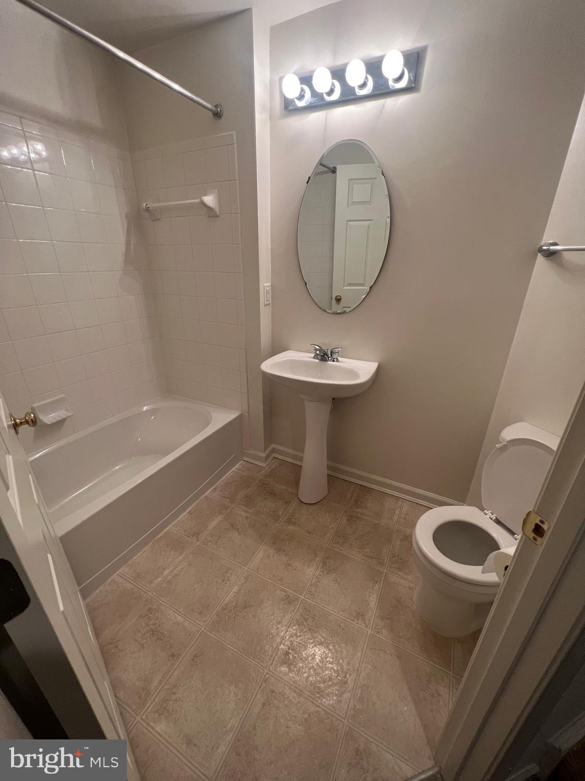 HAVRE DE HILLS - Residential Lease