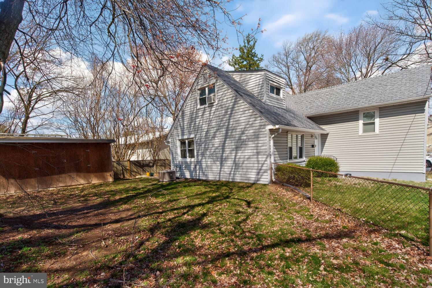 SUNNYSIDE - Residential