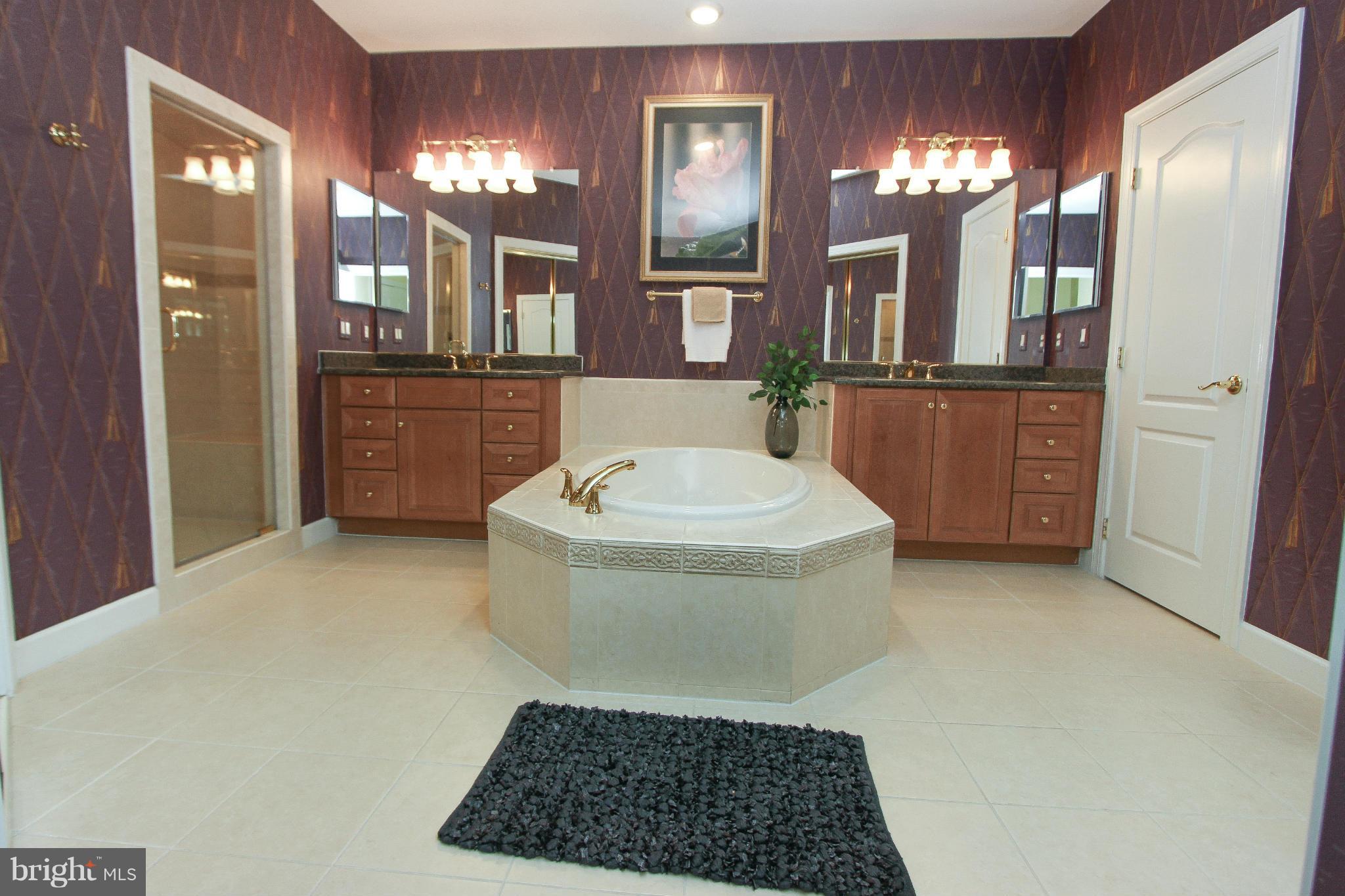 RIVER CREEK - Residential