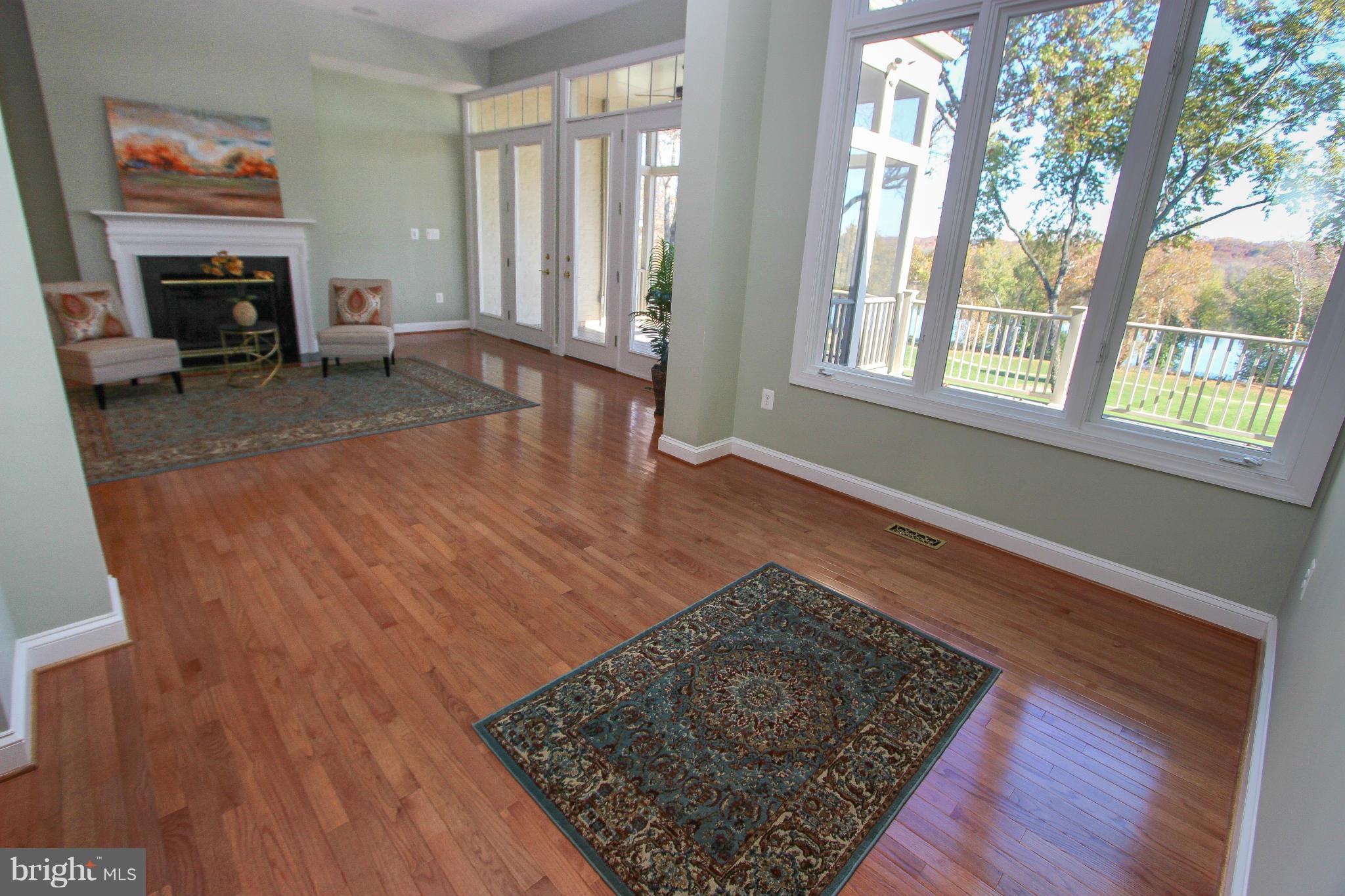 RIVER CREEK - Residential
