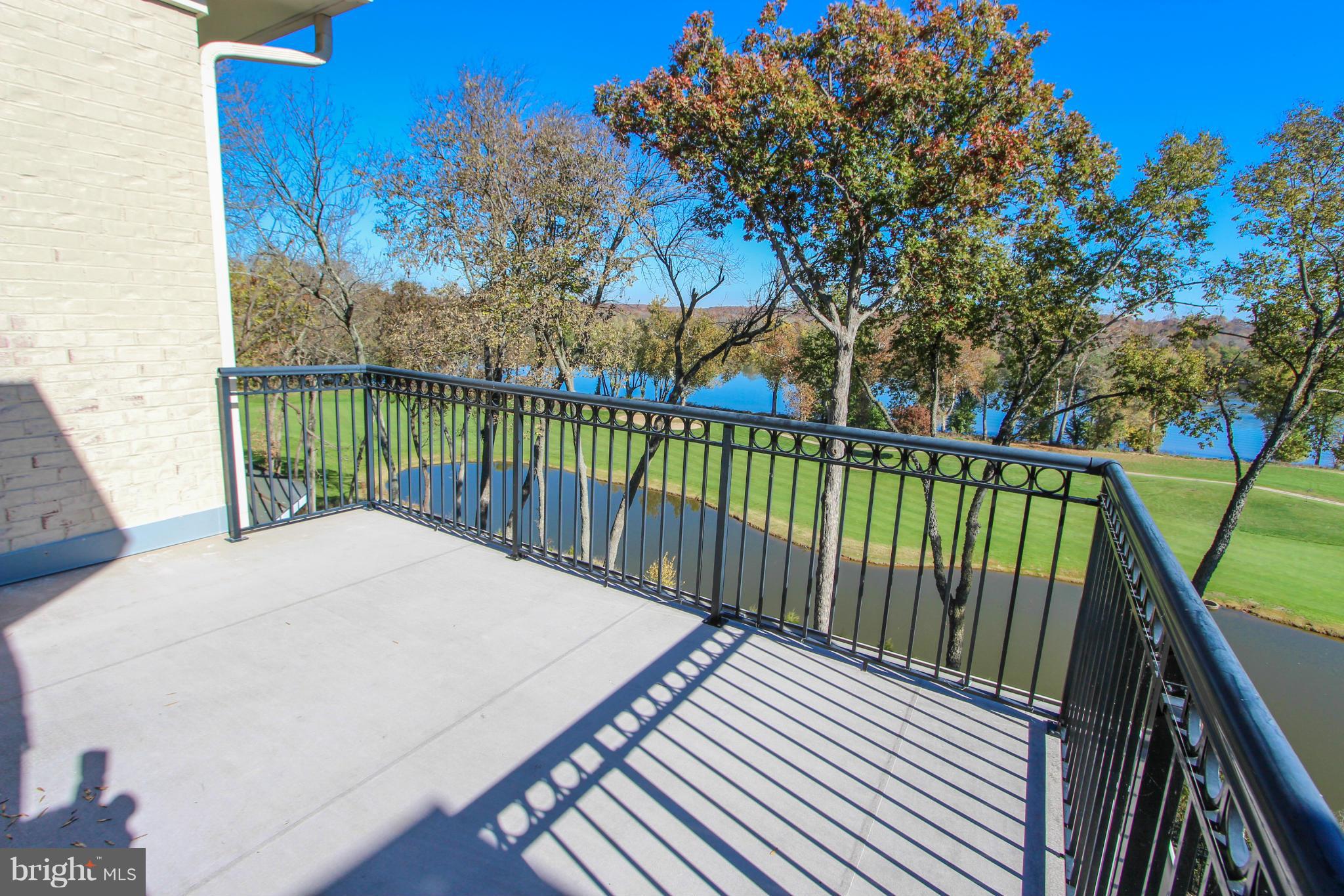 RIVER CREEK - Residential