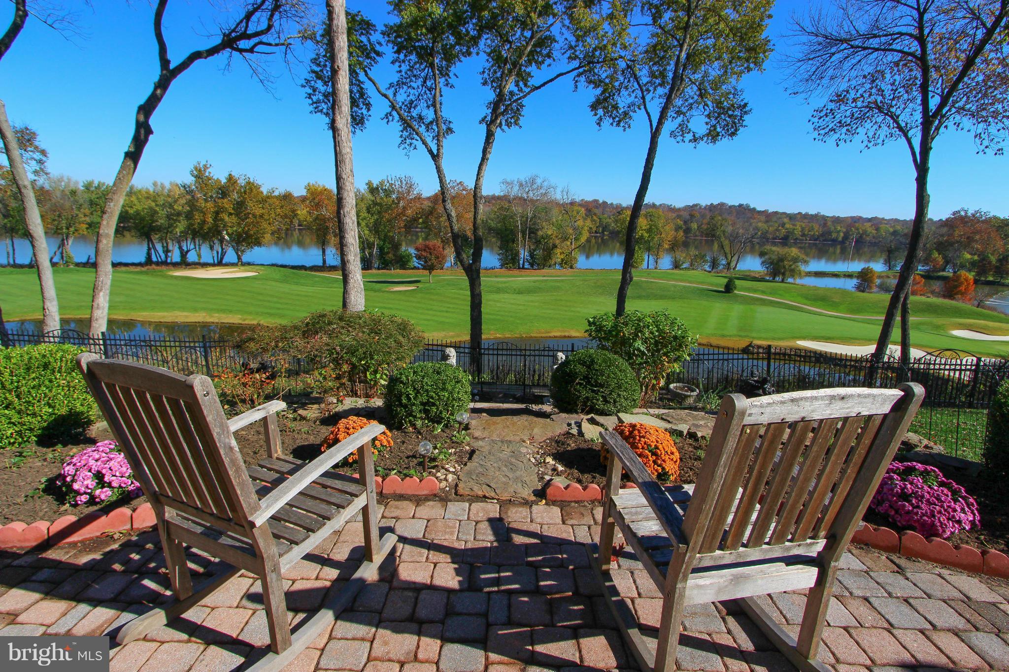 RIVER CREEK - Residential