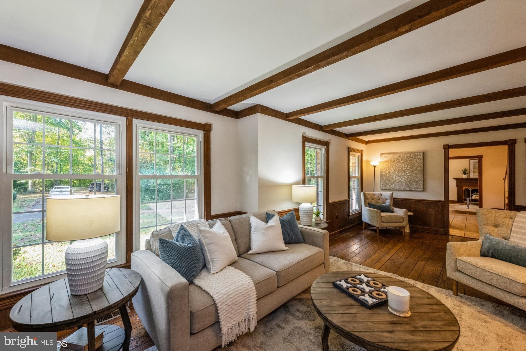 ENGLISH HILLS - Residential