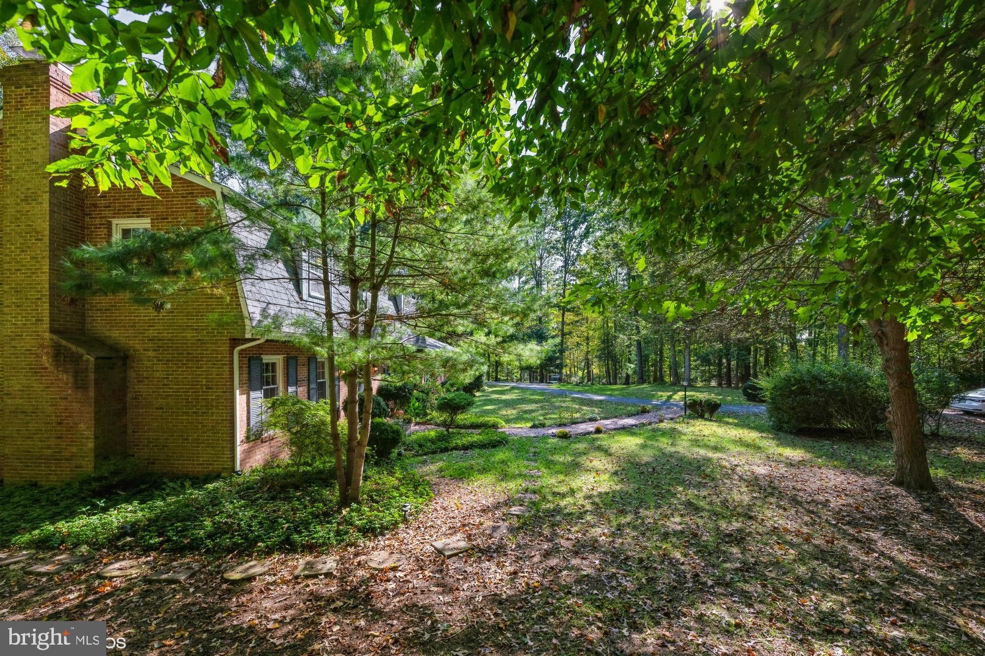 ENGLISH HILLS - Residential