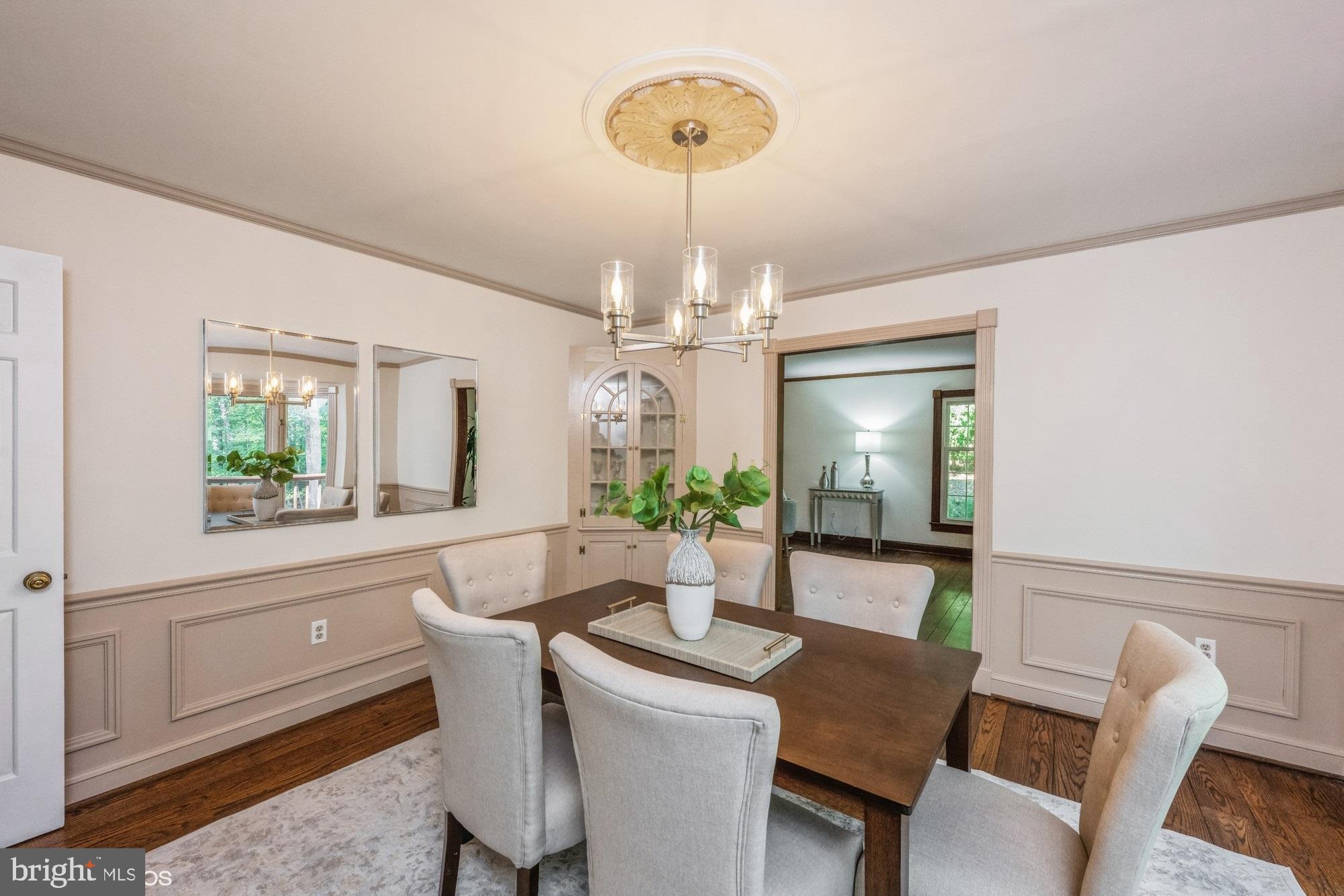 ENGLISH HILLS - Residential