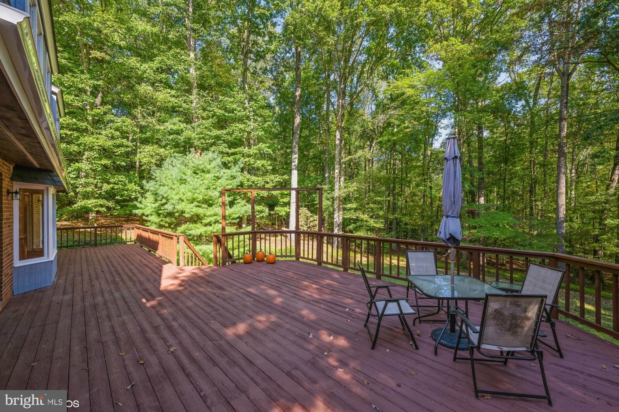 ENGLISH HILLS - Residential