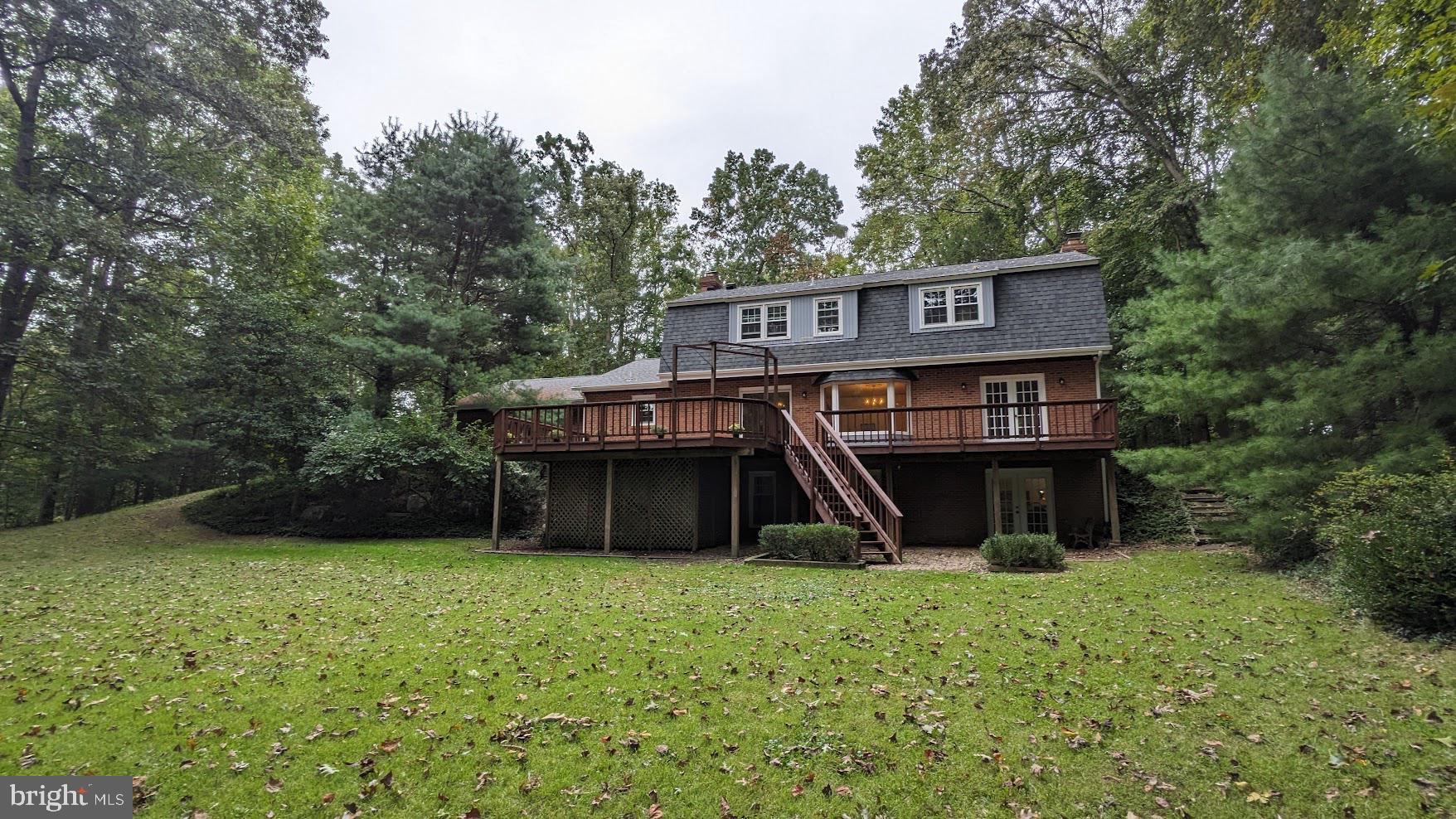 ENGLISH HILLS - Residential
