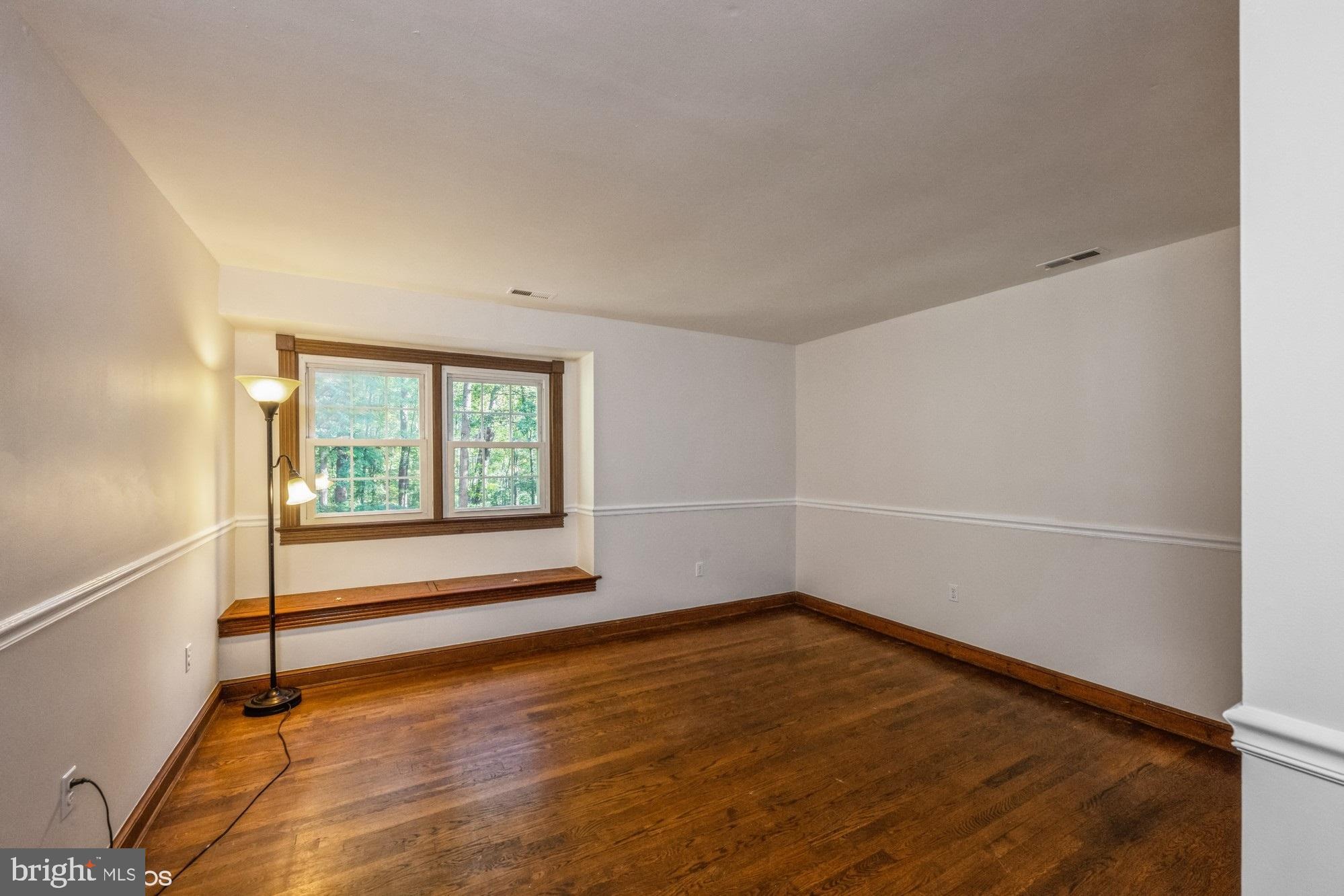 ENGLISH HILLS - Residential