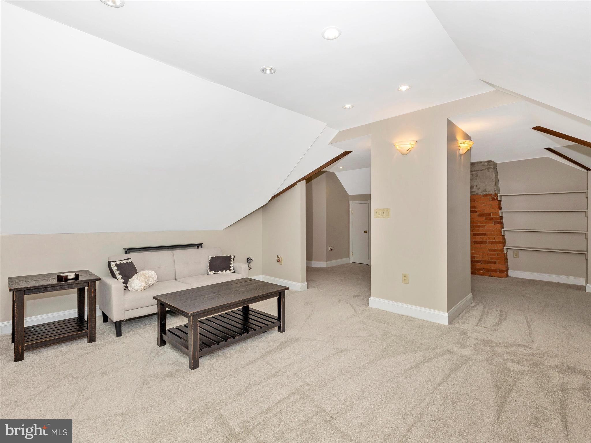 MIDDLETOWN - Residential Income