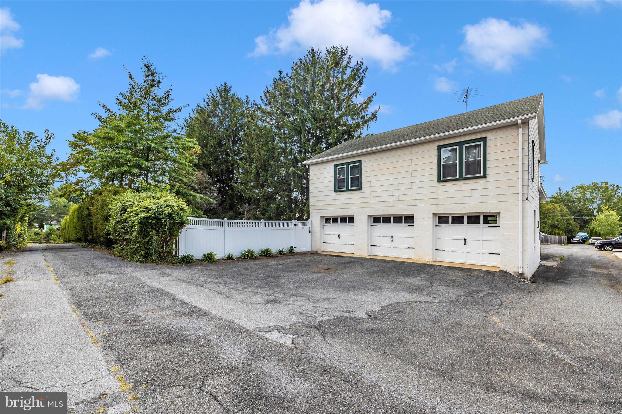 MIDDLETOWN - Residential Income