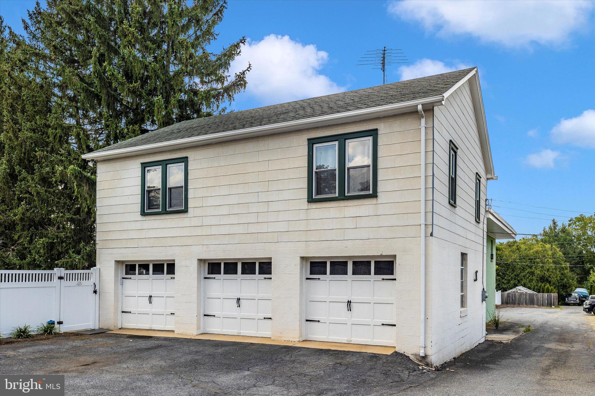 MIDDLETOWN - Residential Income