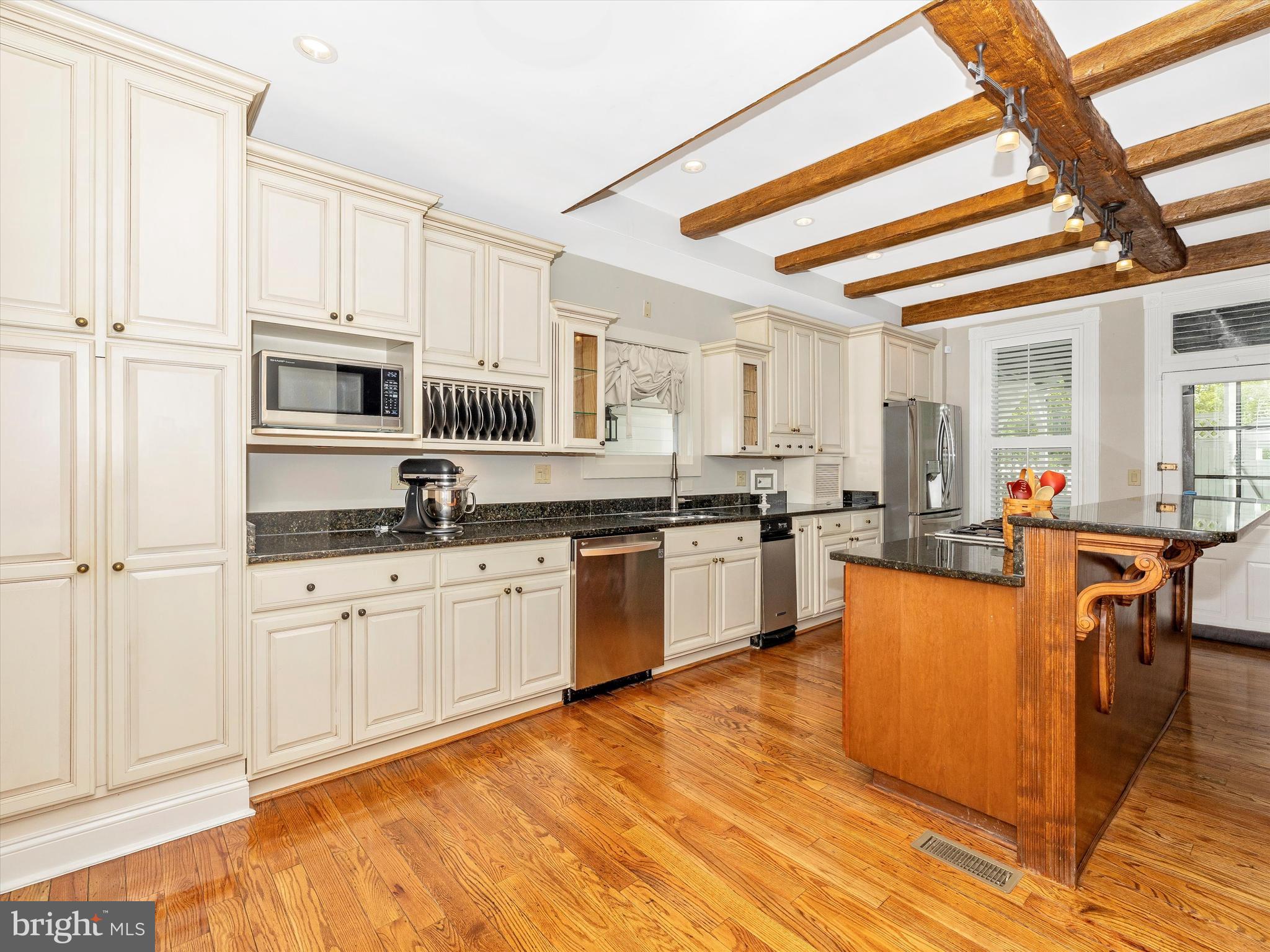 MIDDLETOWN - Residential Income