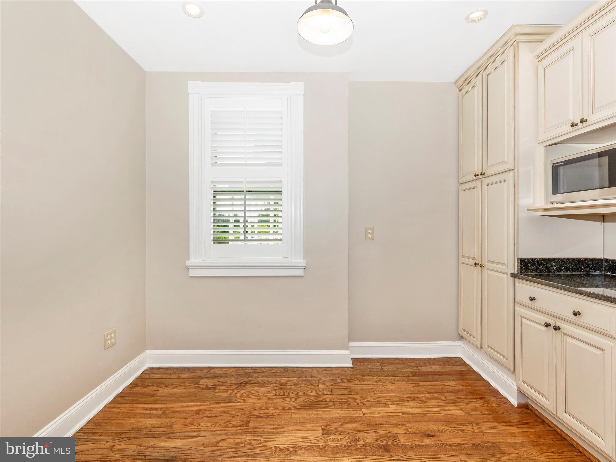 MIDDLETOWN - Residential Income