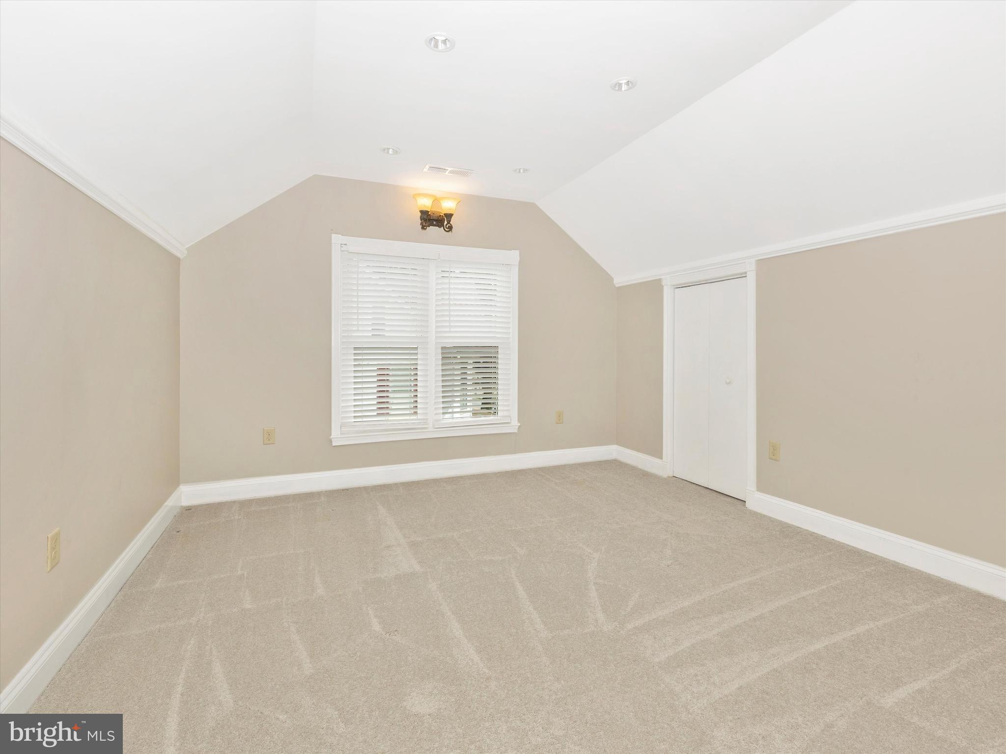 MIDDLETOWN - Residential Income