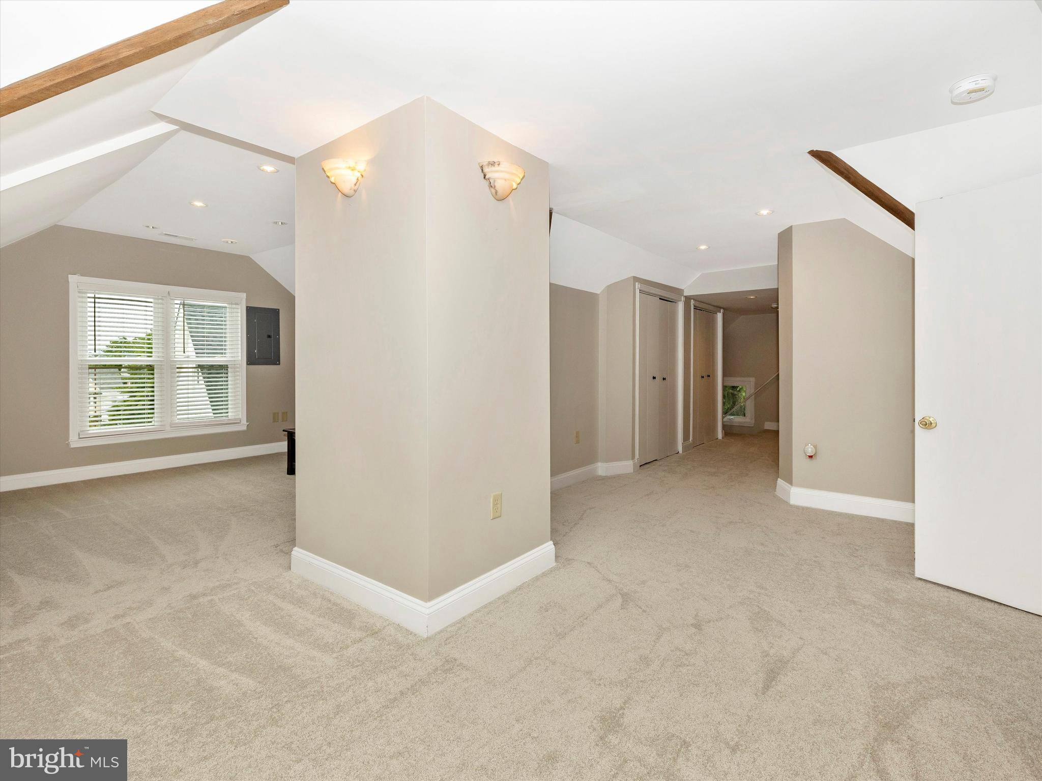 MIDDLETOWN - Residential Income