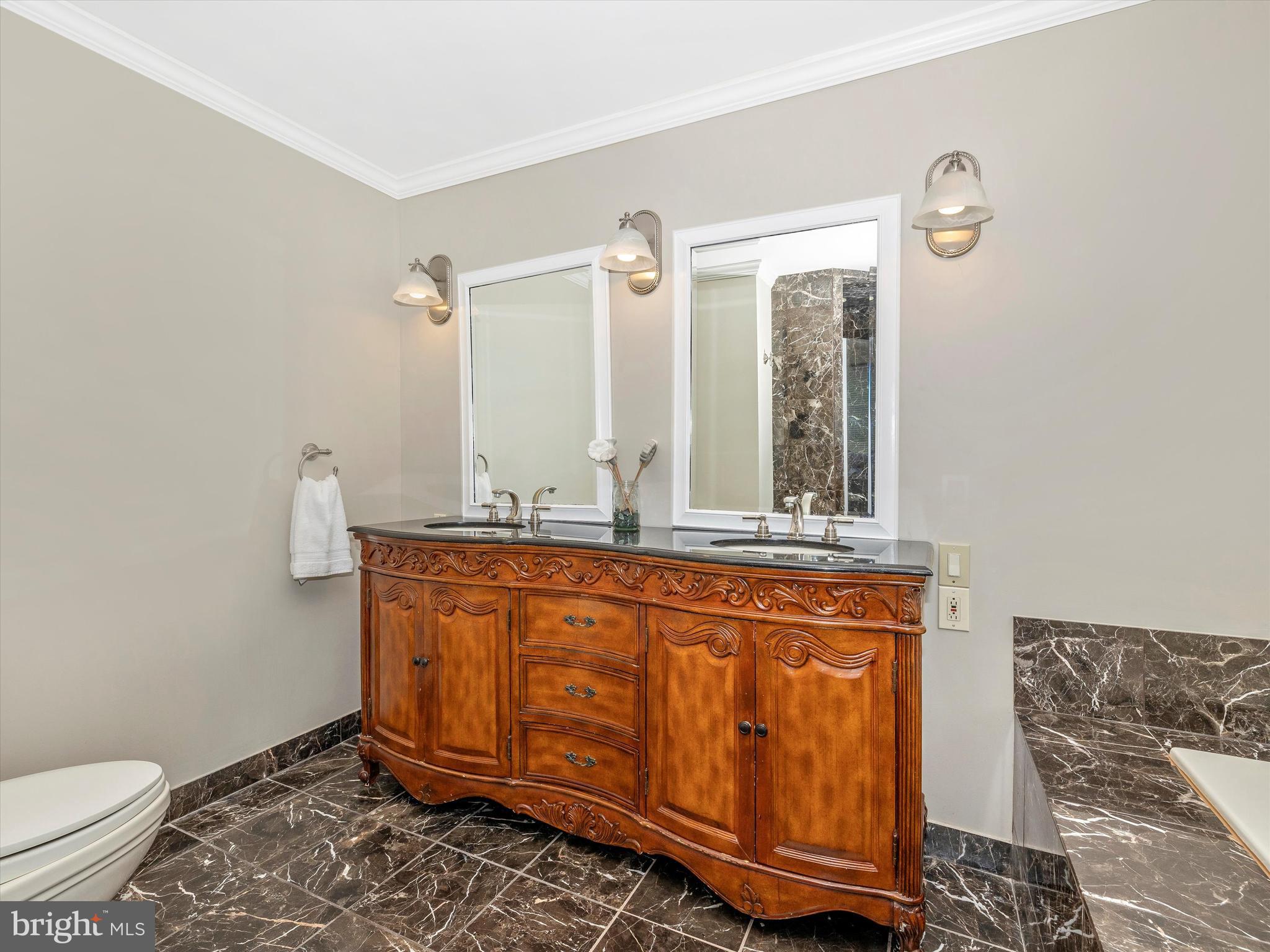 MIDDLETOWN - Residential Income