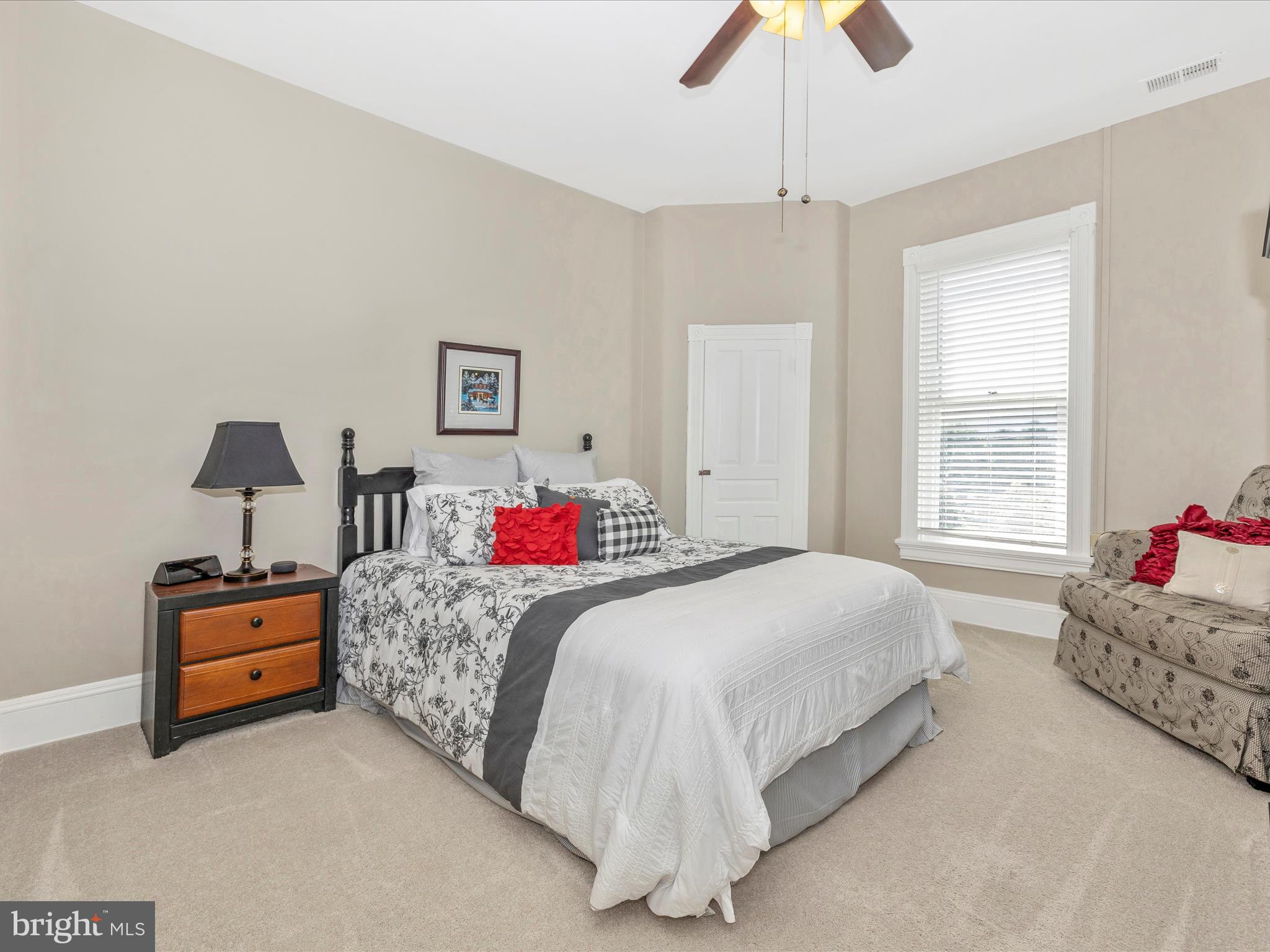 MIDDLETOWN - Residential Income