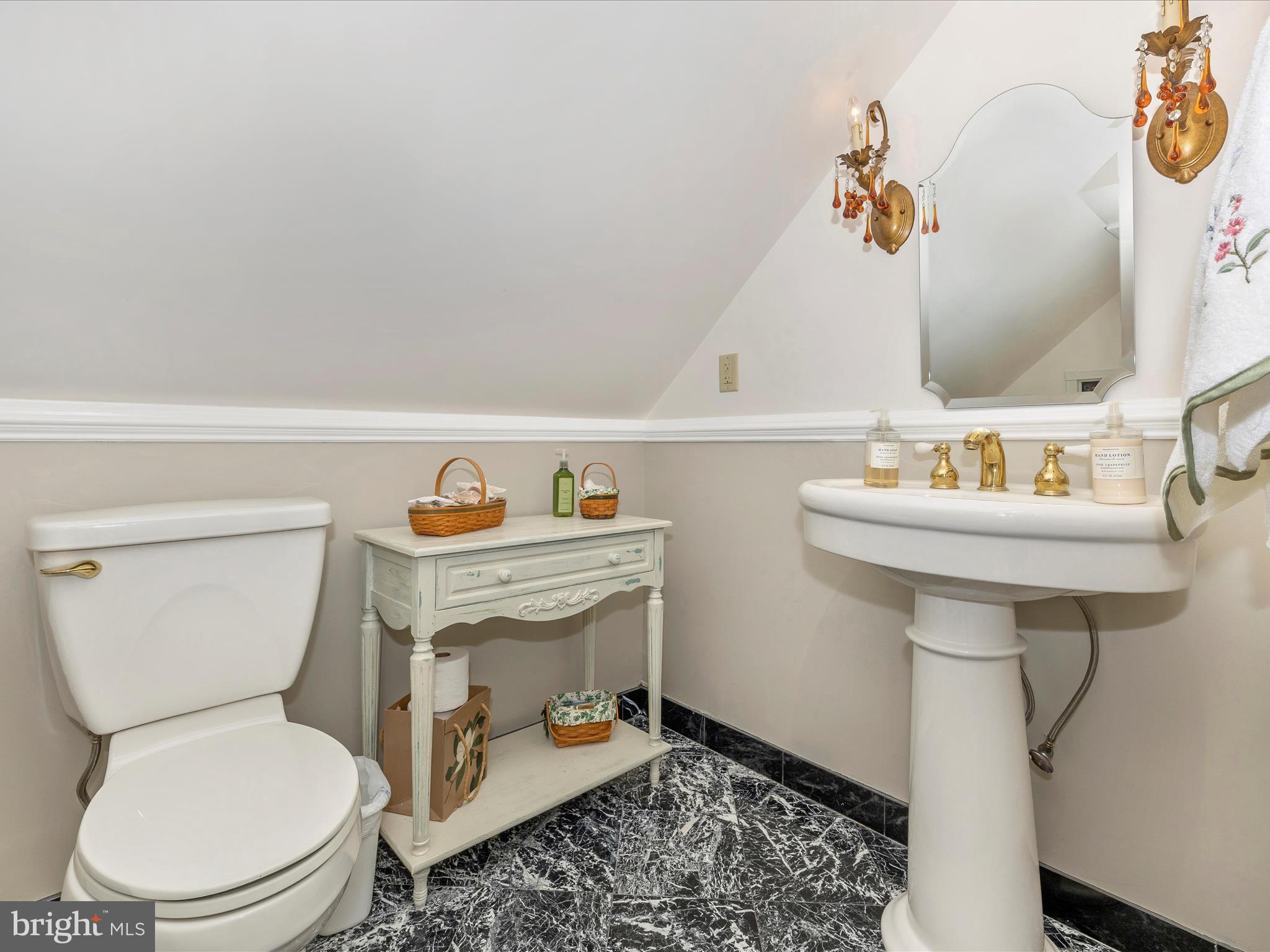 MIDDLETOWN - Residential Income