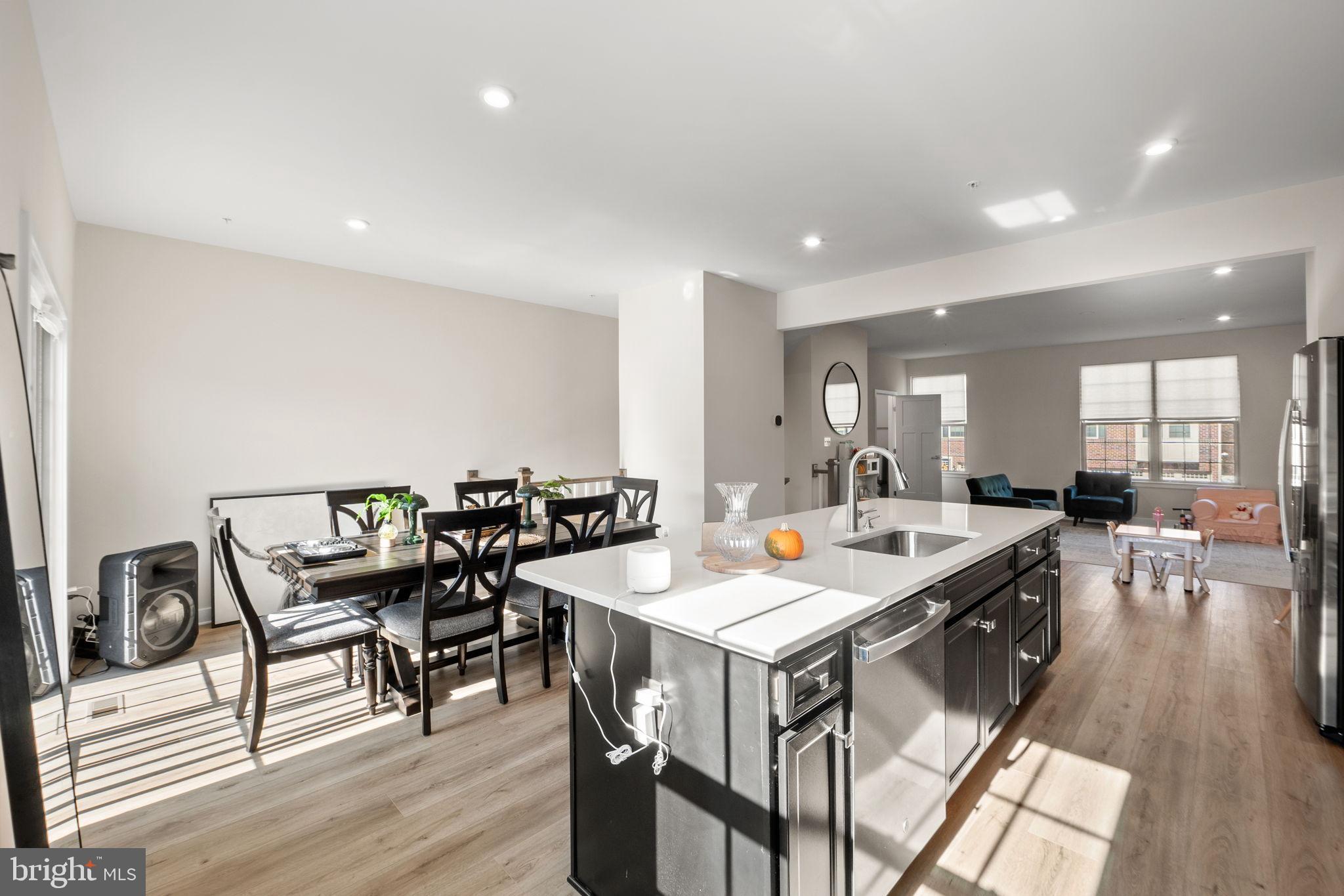 ARMSTRONG VILLAGE - Residential Lease