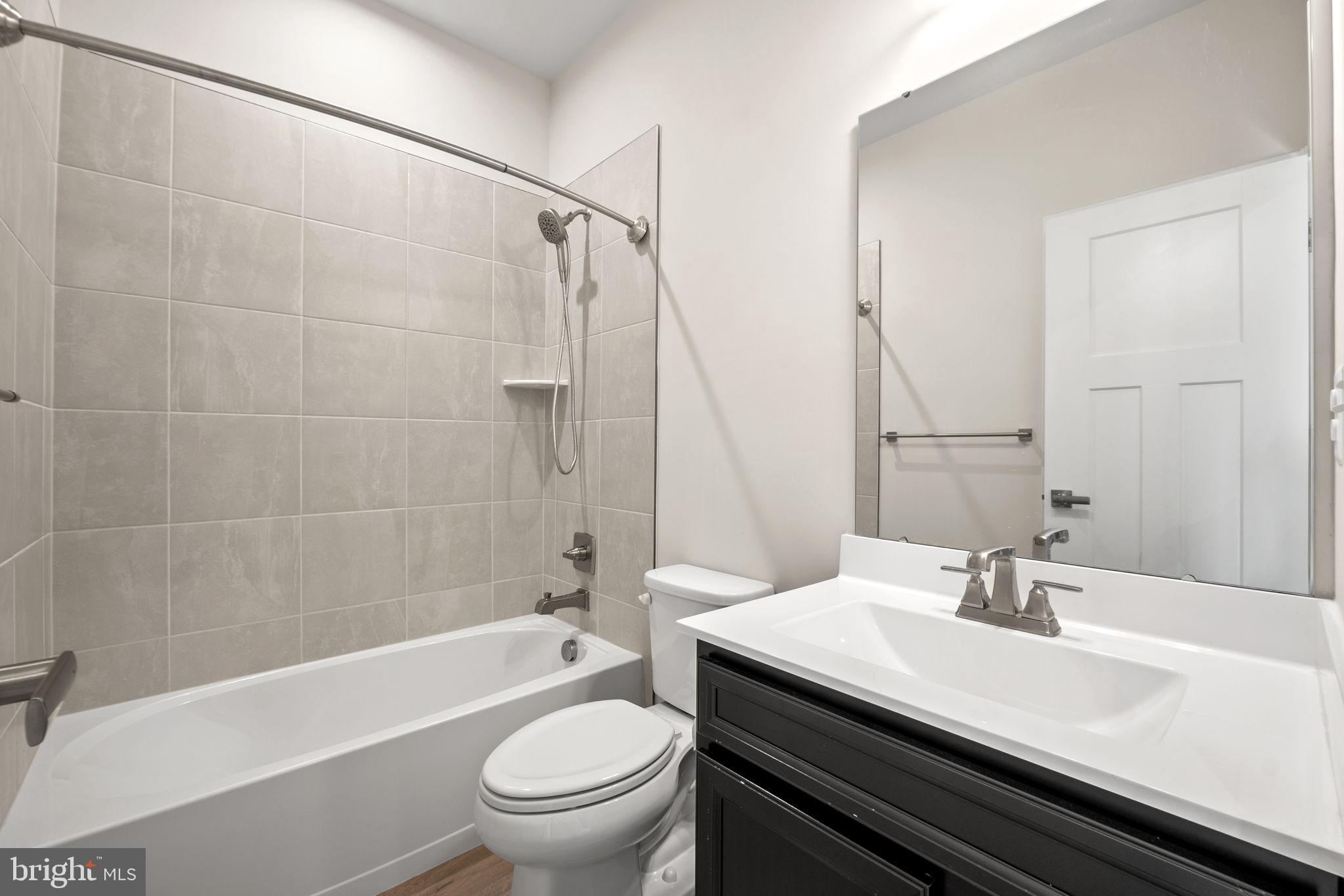 ARMSTRONG VILLAGE - Residential Lease