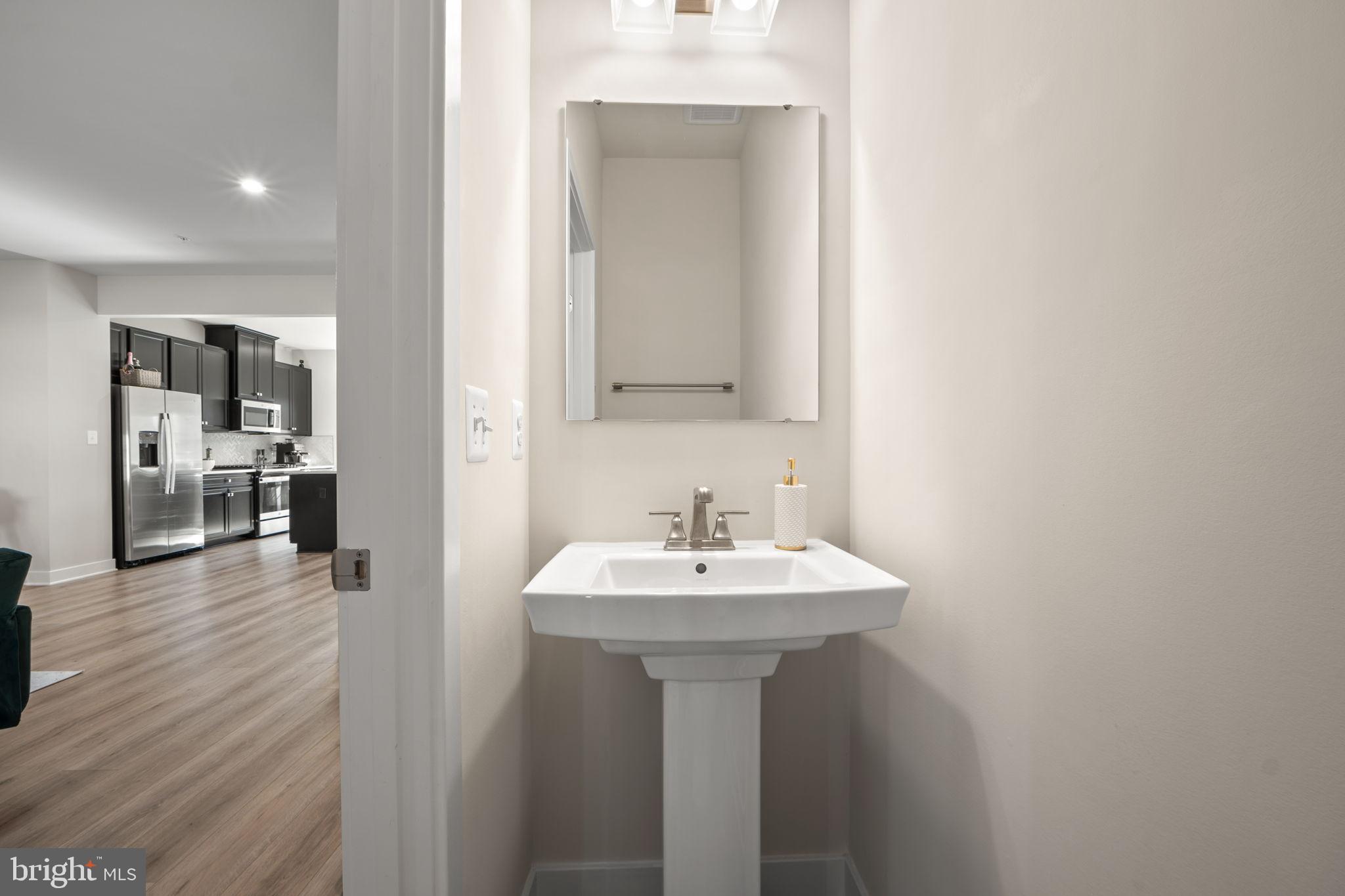 ARMSTRONG VILLAGE - Residential Lease