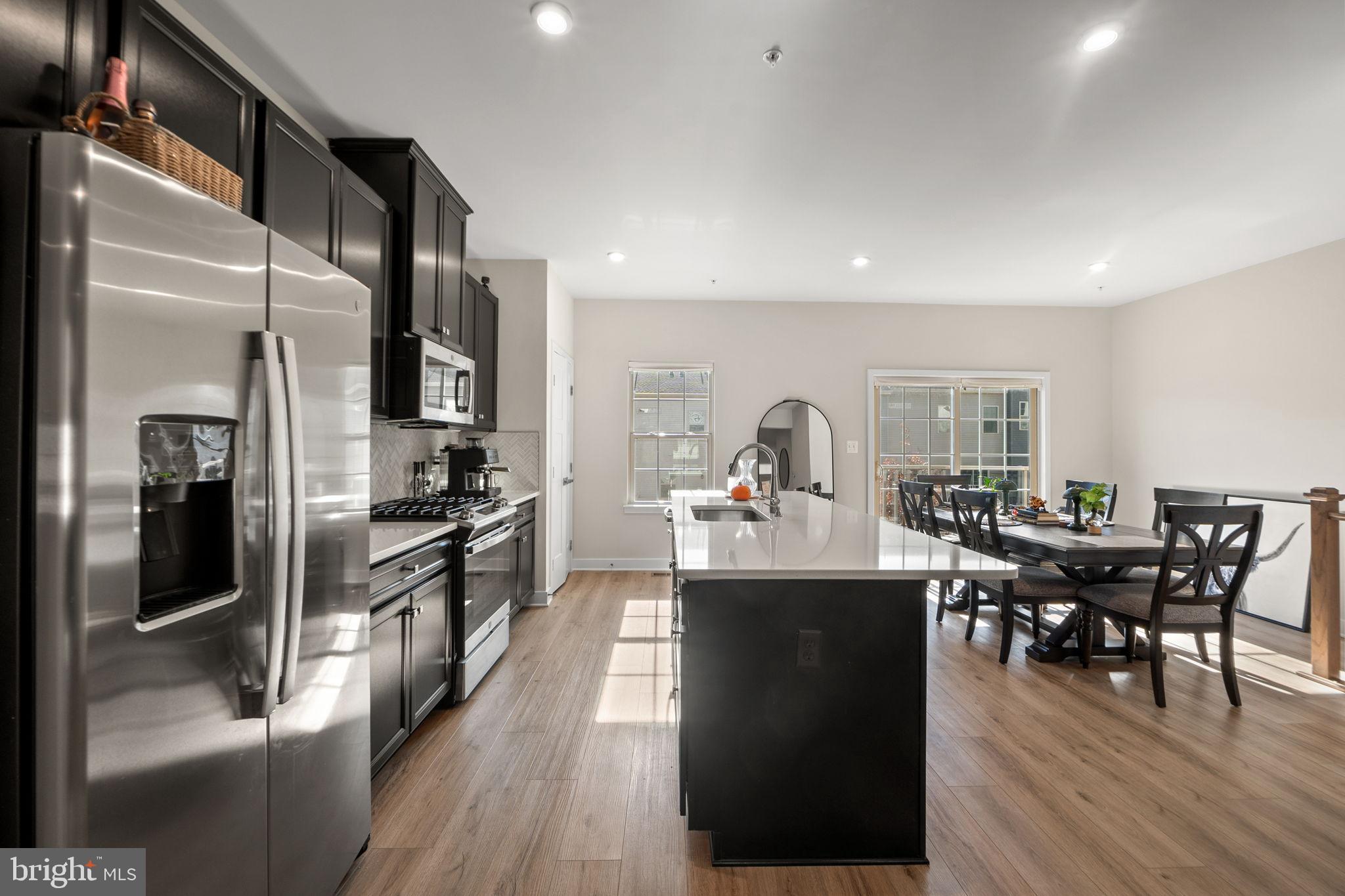 ARMSTRONG VILLAGE - Residential Lease